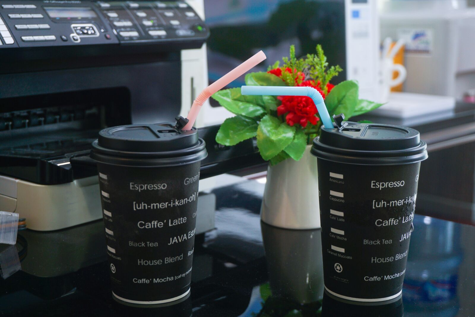 Canon EF 100-400mm F4.5-5.6L IS USM sample photo. Office, coffee, americano photography