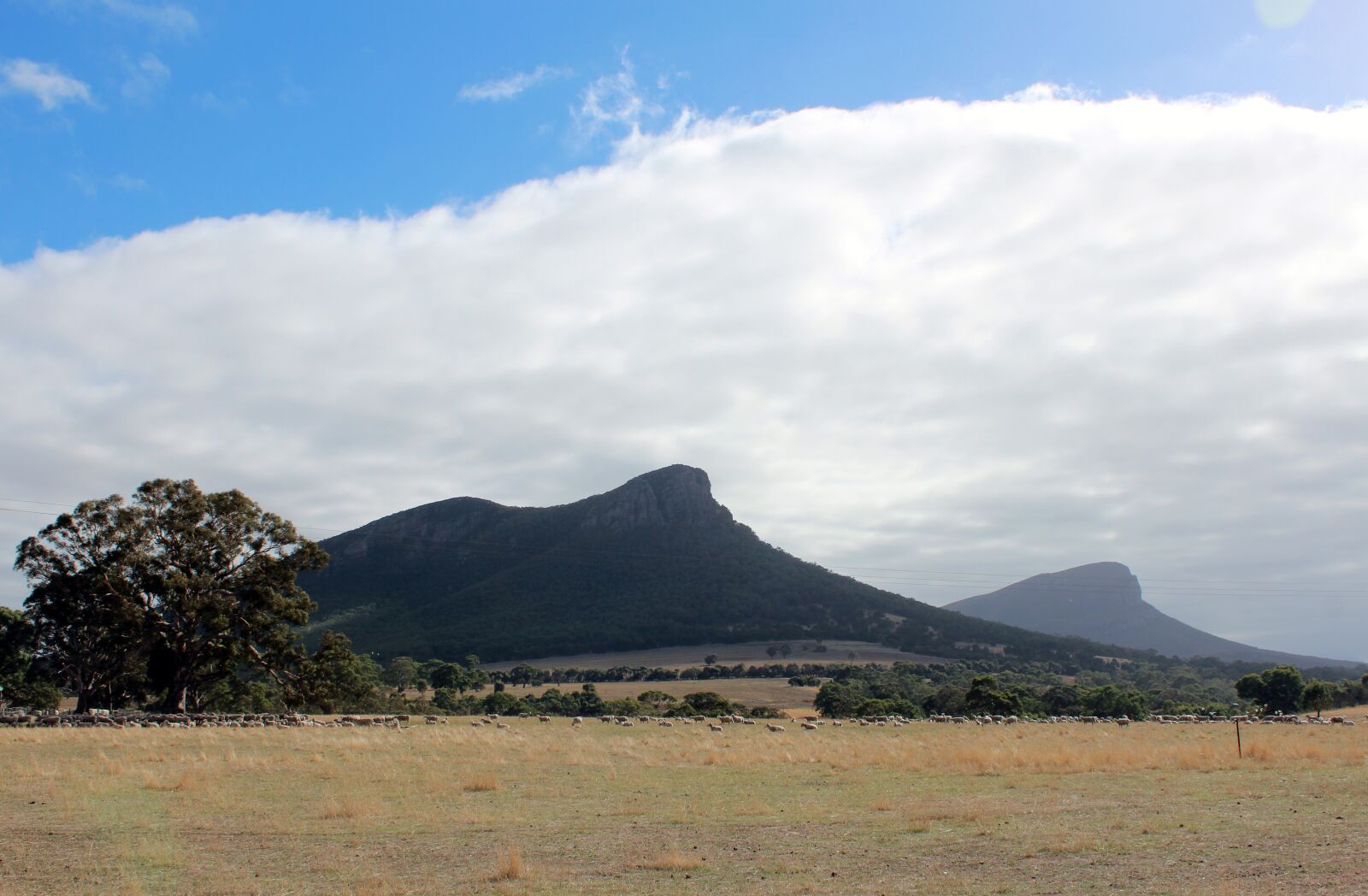 Canon EOS 600D (Rebel EOS T3i / EOS Kiss X5) sample photo. Mountains, landscape, sky photography