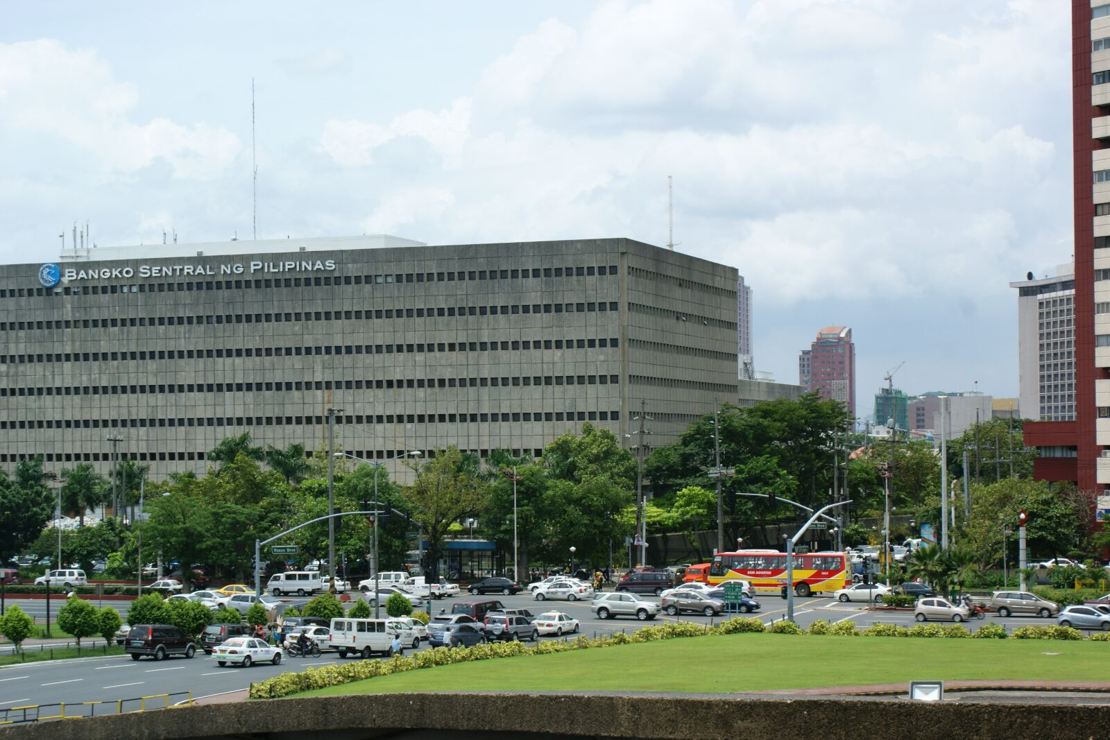 Sony Alpha DSLR-A350 sample photo. Manila, travels, tropical photography