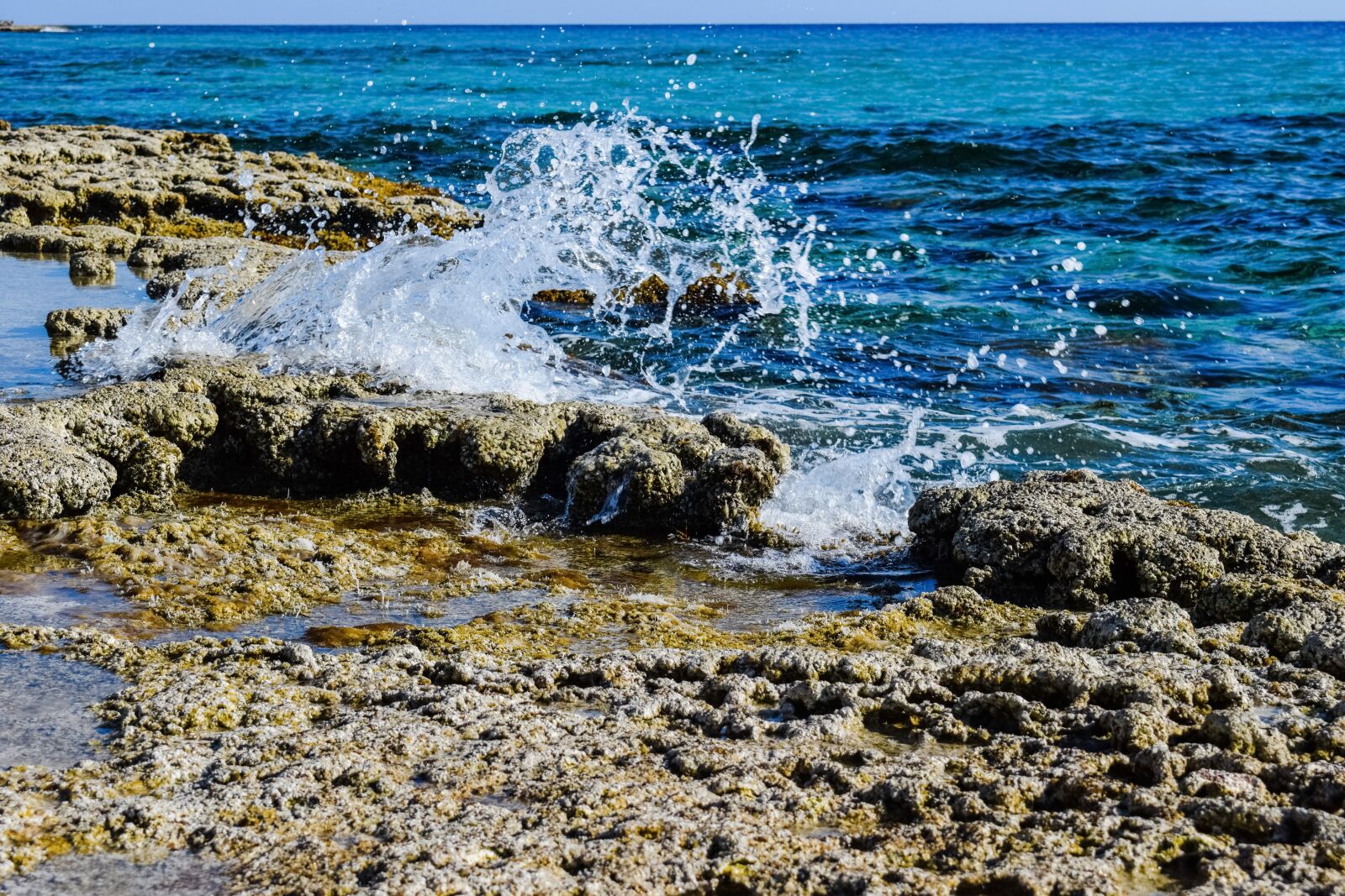 Nikon D3300 sample photo. Splash, coast, rocky photography