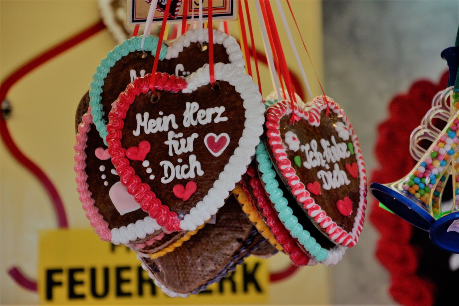 Canon EOS 450D (EOS Rebel XSi / EOS Kiss X2) sample photo. Gingerbread heart, kirmess, heart photography
