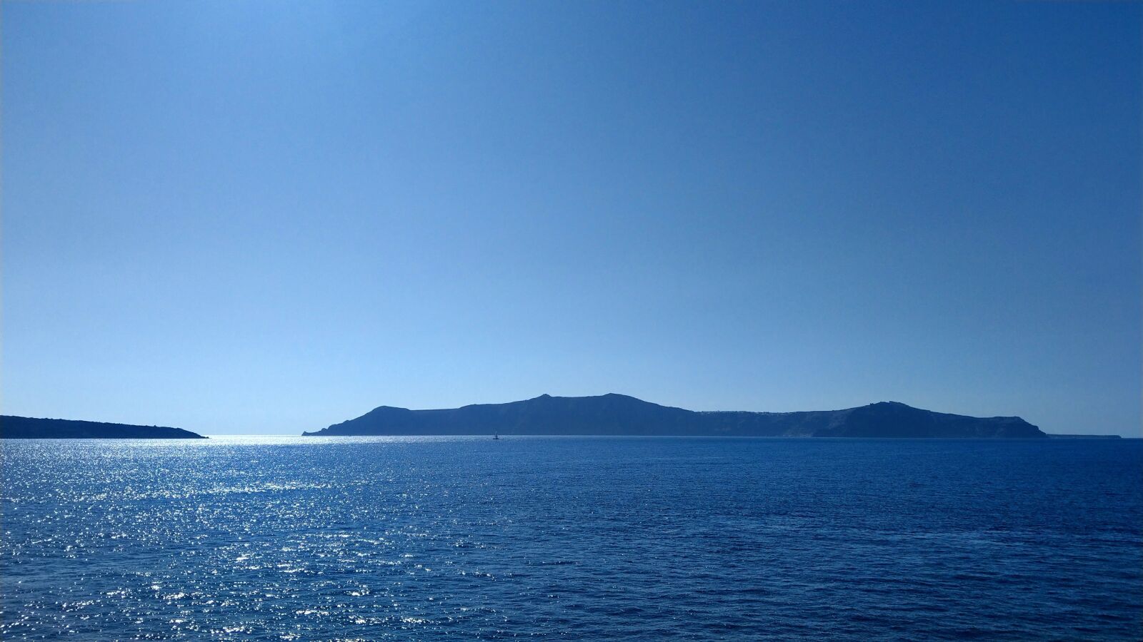 HTC U11 sample photo. Santorini, blue, sea photography