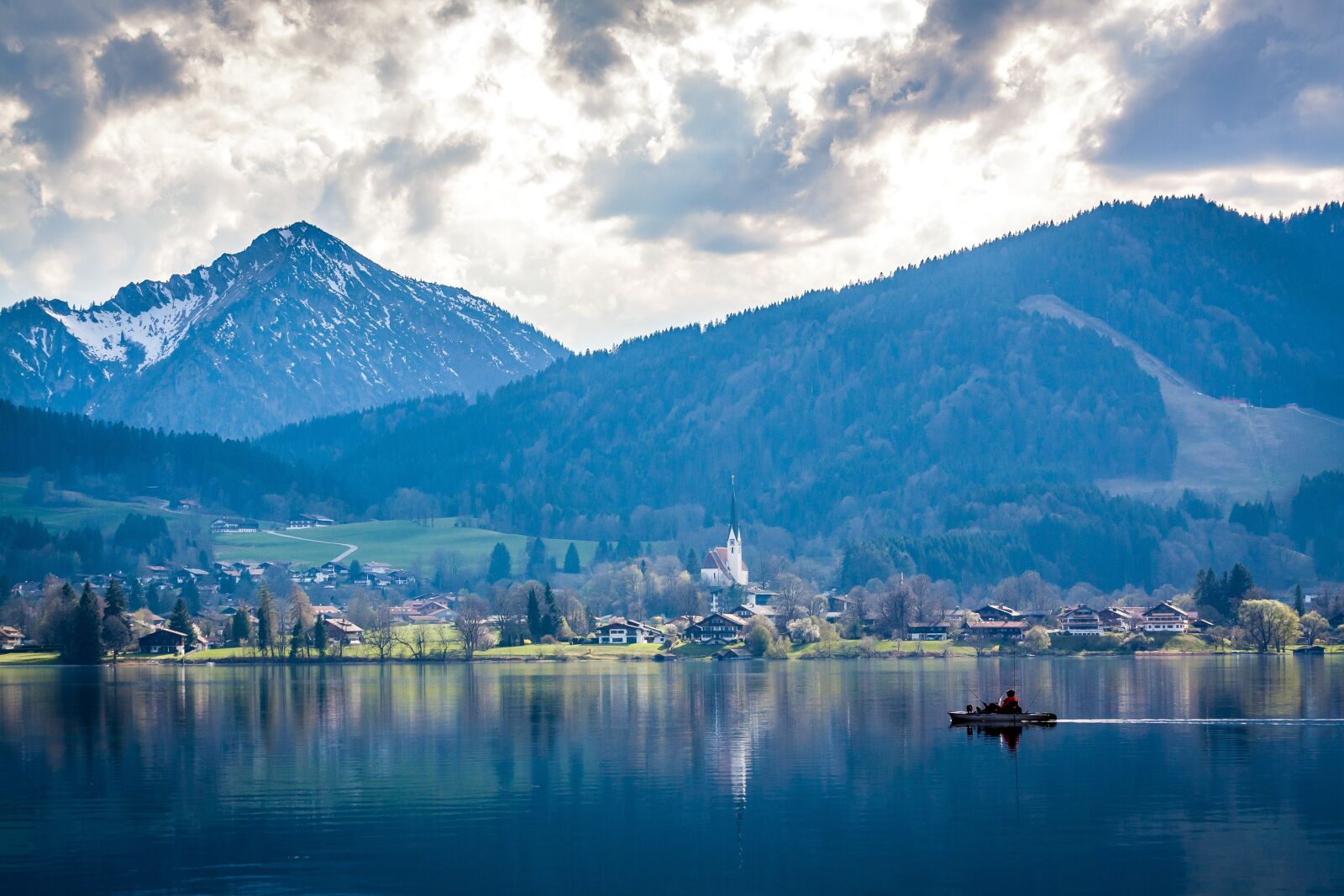 Canon EOS 50D + Canon EF 70-300mm F4-5.6 IS USM sample photo. Lake, alpine, tegernsee photography