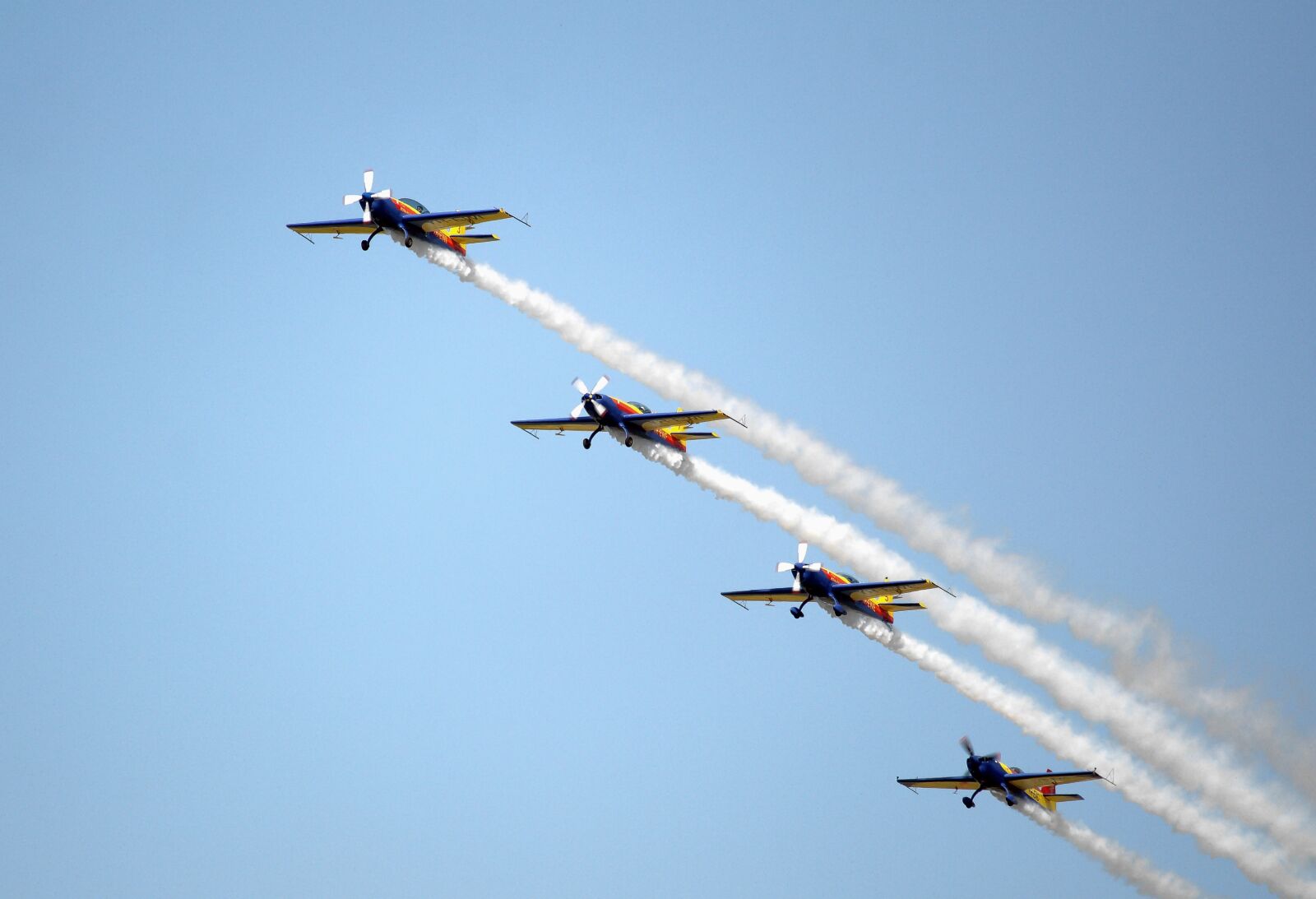 Canon EF-S 55-250mm F4-5.6 IS STM sample photo. Aircraft, plane, speed photography