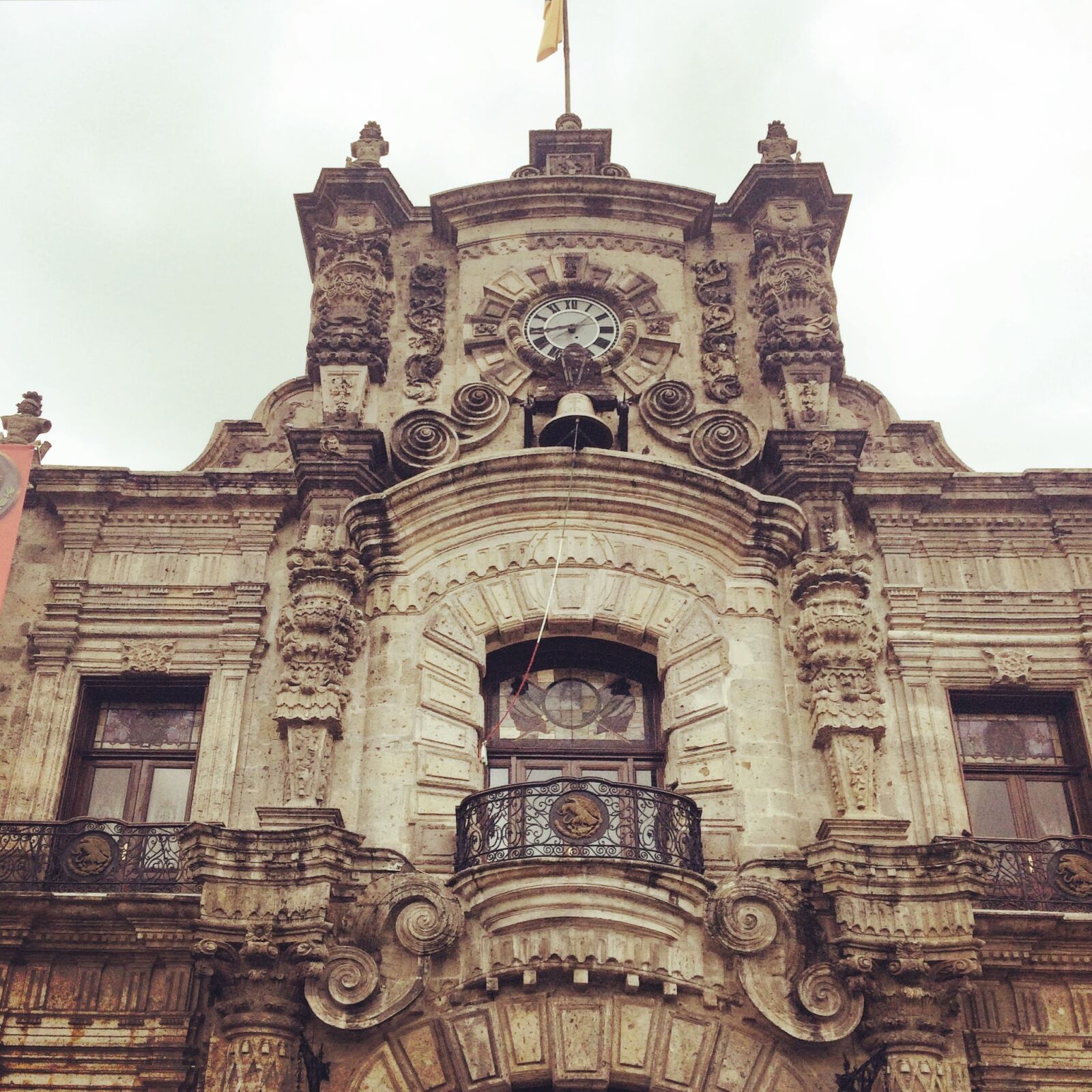 iPhone 5s back camera 4.15mm f/2.2 sample photo. Guadalajara, government palace, center photography