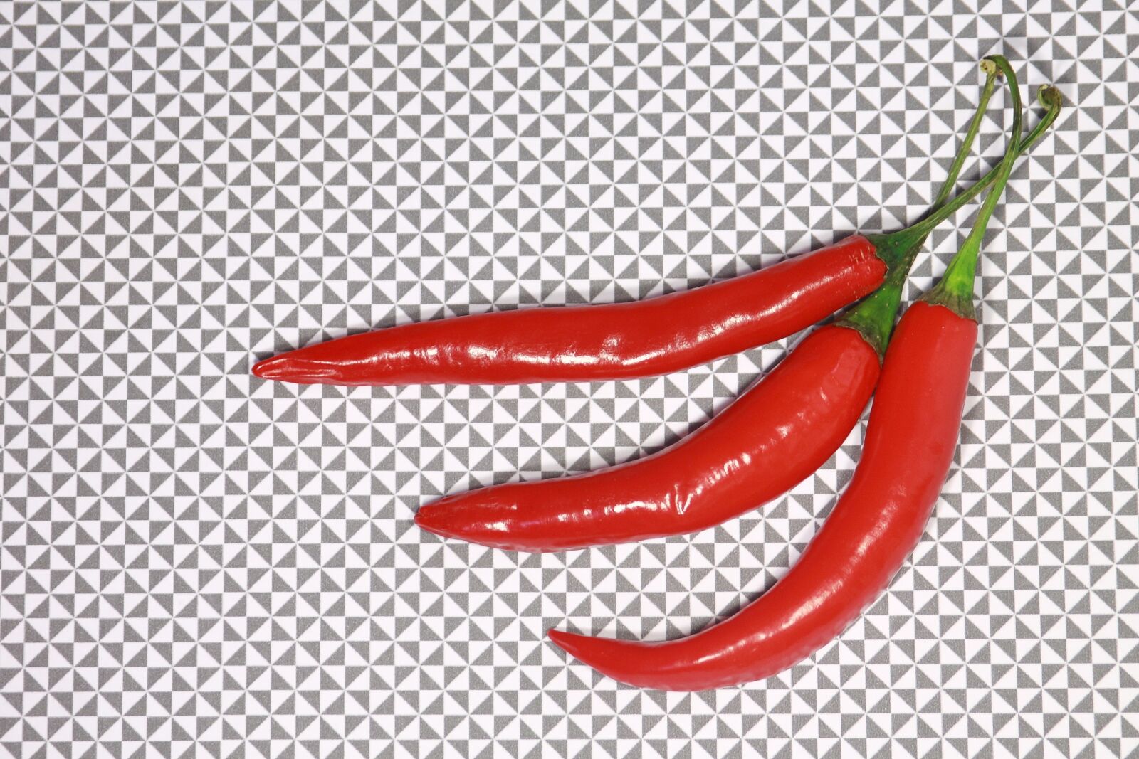 Canon EF 28-105mm f/3.5-4.5 USM sample photo. Paprika, chilli, cooking photography