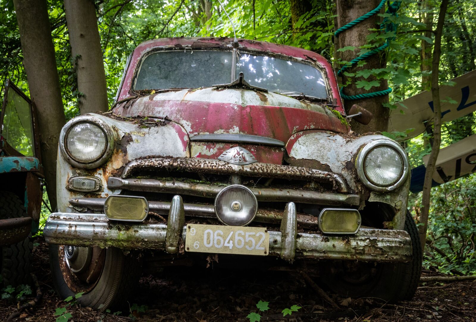 Canon EOS 80D sample photo. Auto, car cemetery, historically photography
