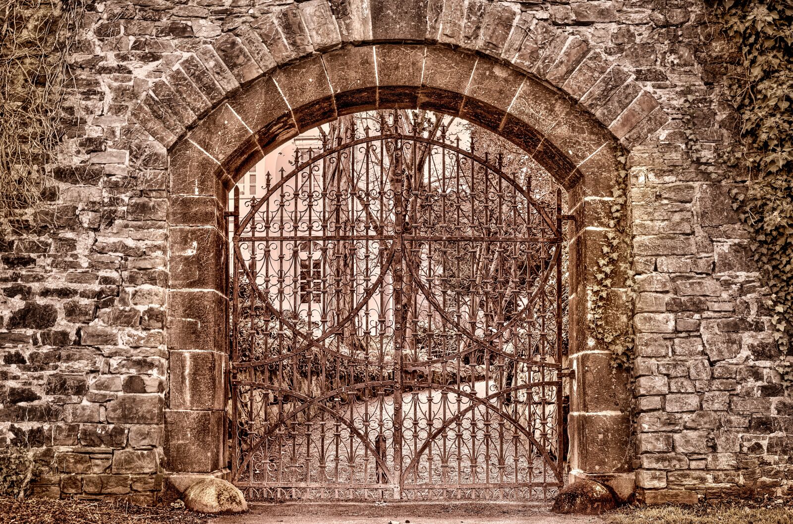Canon EOS 5D sample photo. Goal, architecture, metal photography