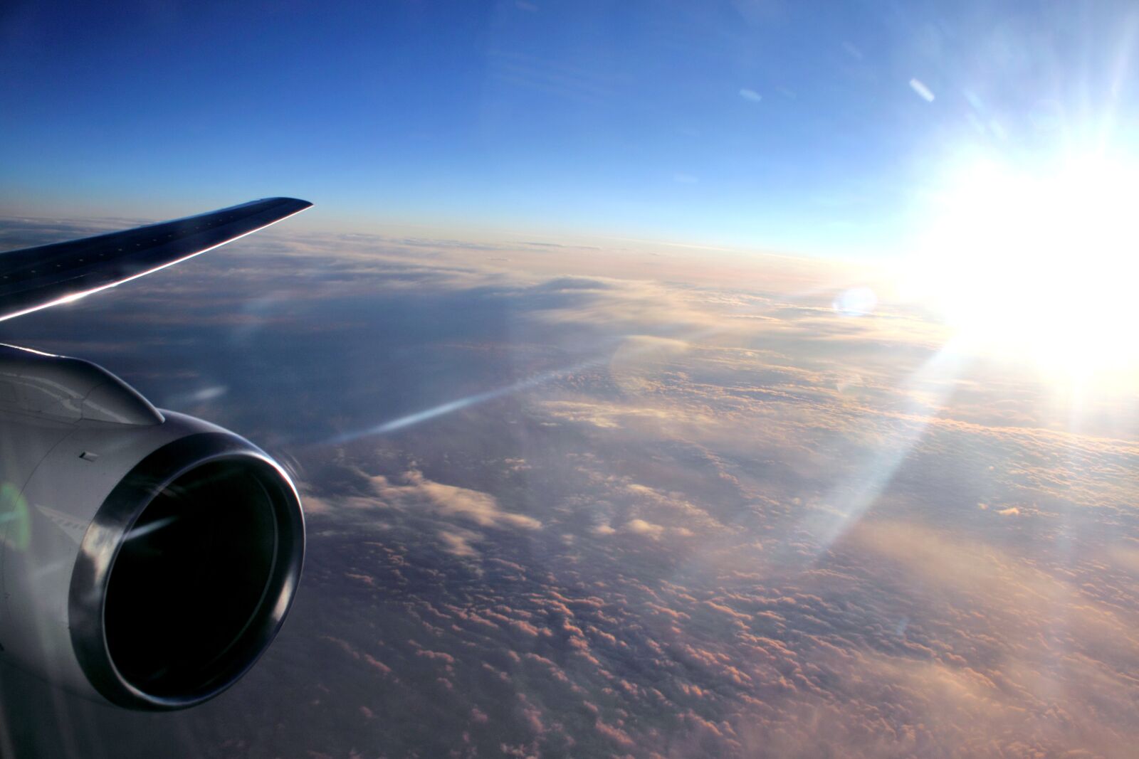 Canon EOS 500D (EOS Rebel T1i / EOS Kiss X3) sample photo. The plane, propeller, engine photography