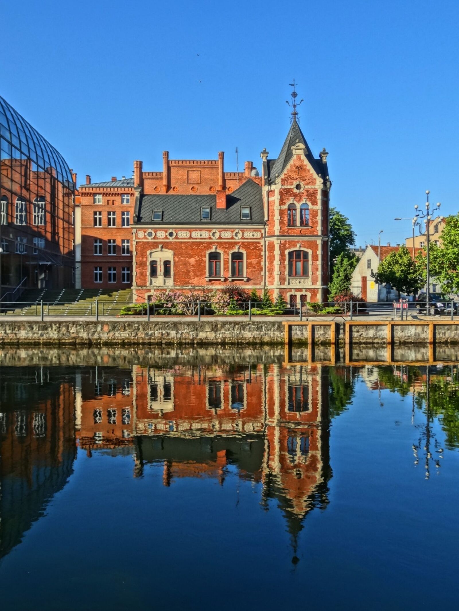 Sony Cyber-shot DSC-HX20V sample photo. Lloyd's palace, bydgoszcz, poland photography