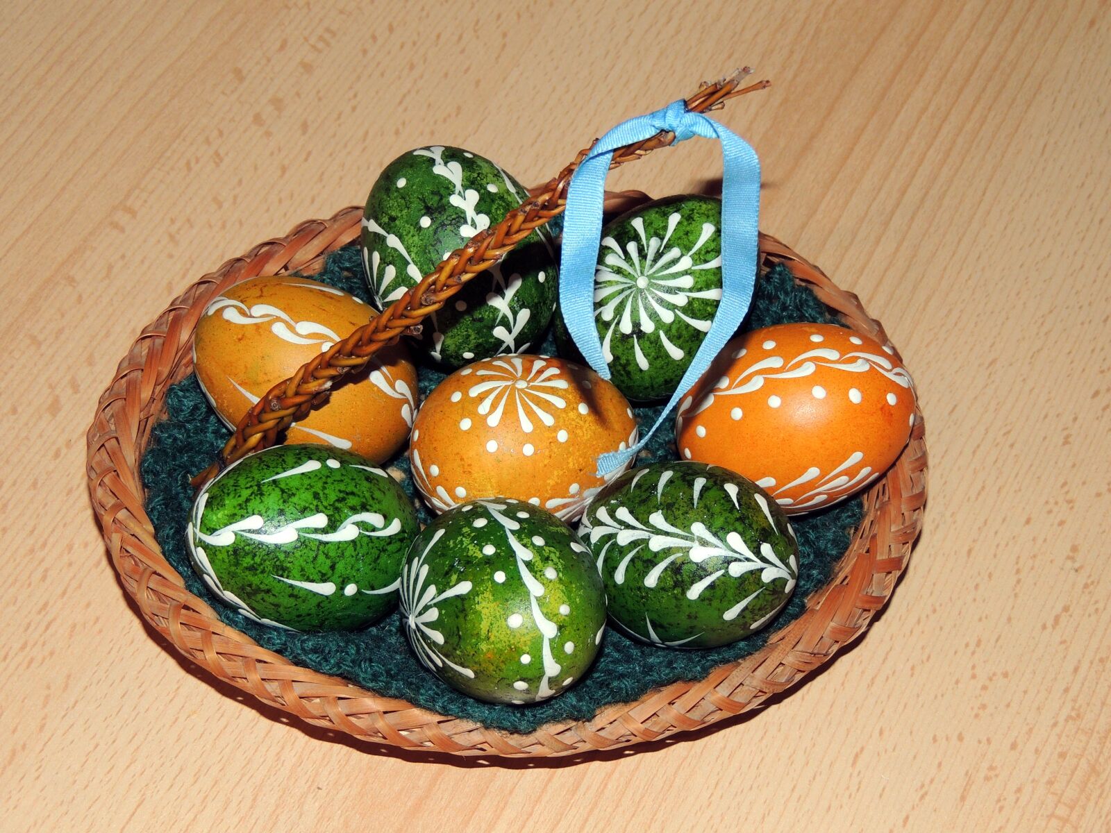 Nikon Coolpix P510 sample photo. Easter, eggs, color eggs photography
