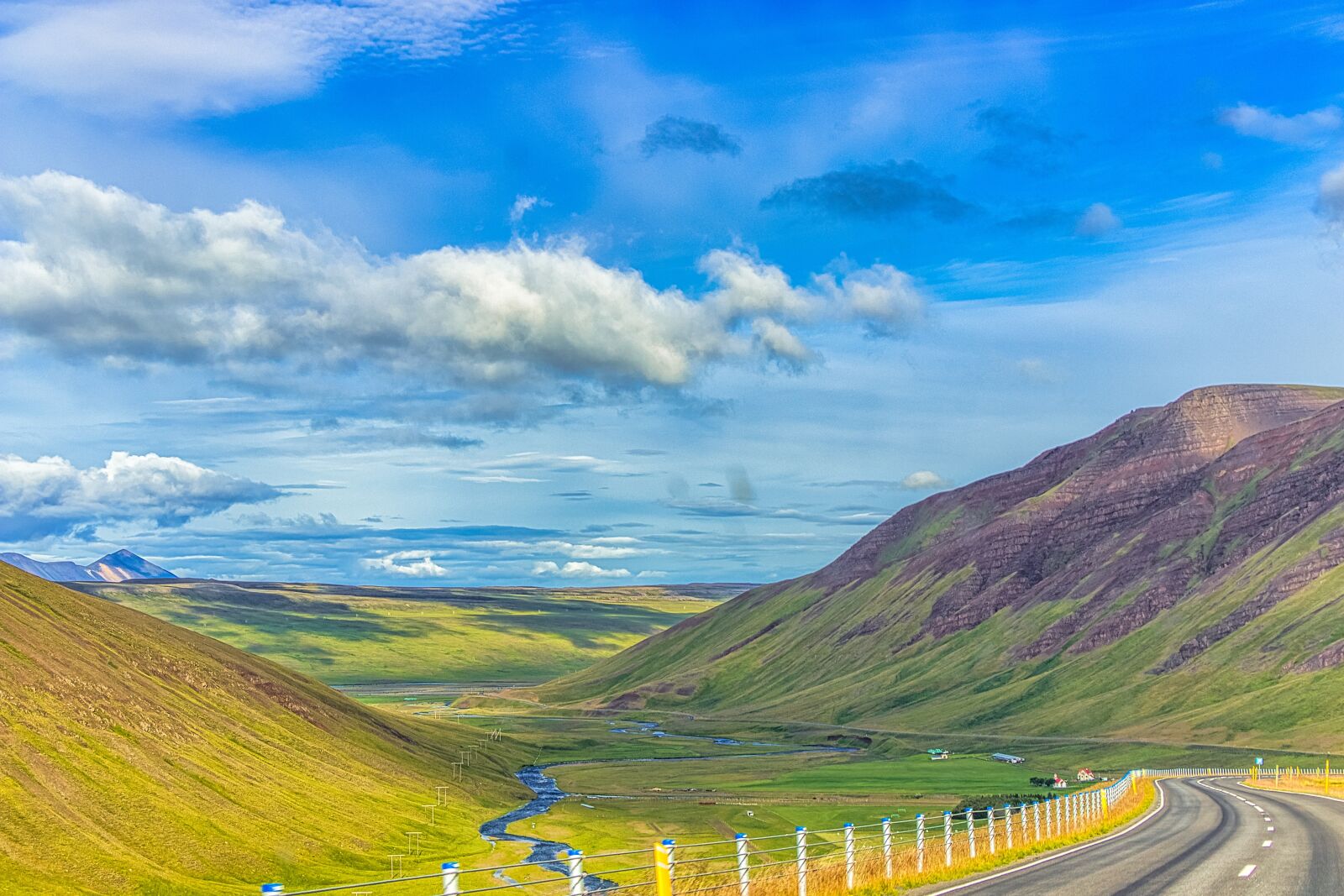 Canon EF-S 18-135mm F3.5-5.6 IS USM sample photo. Iceland, mountains, landscape photography