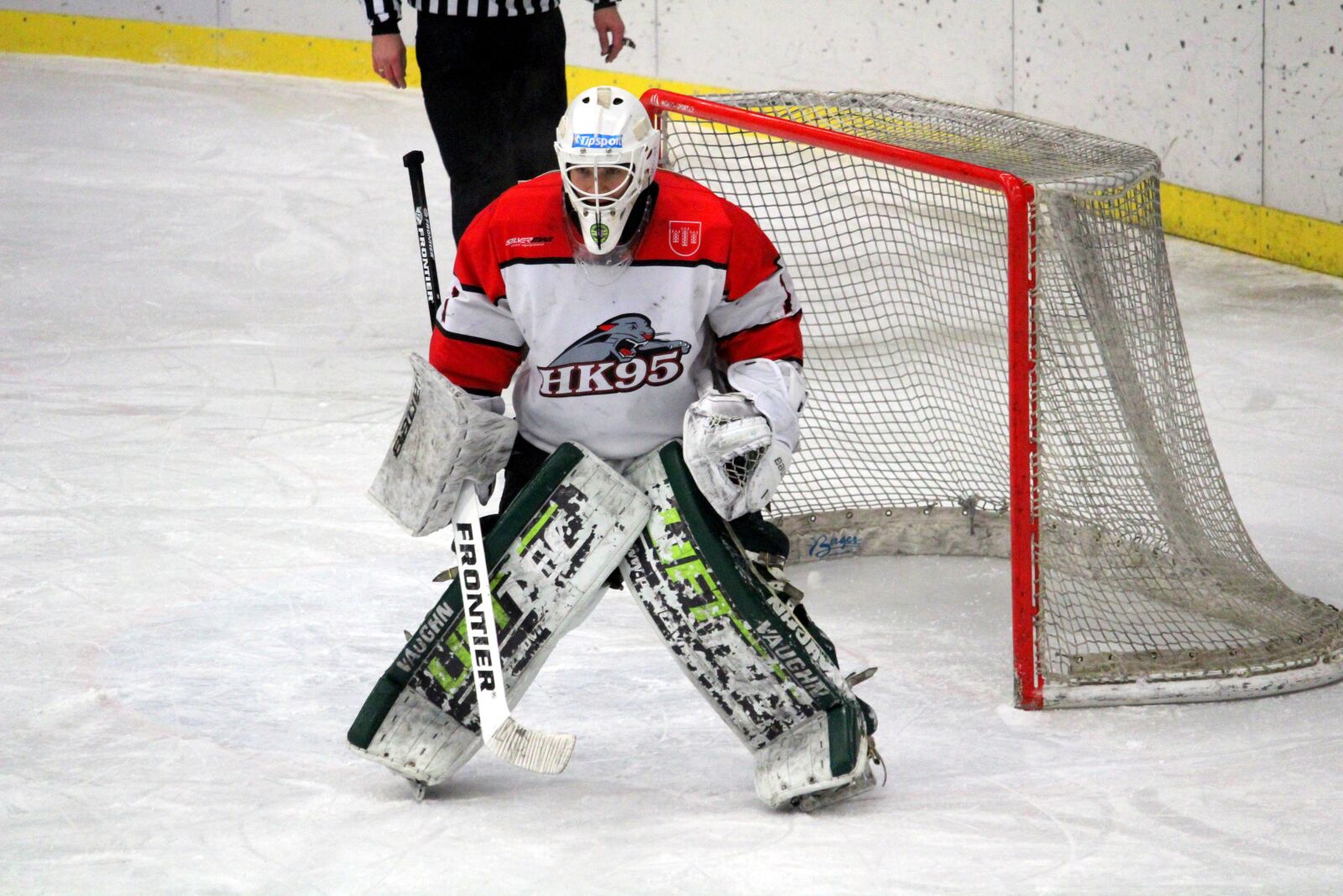 Canon EF-S 55-250mm F4-5.6 IS STM sample photo. Hockey, goalkeeper, 1 photography
