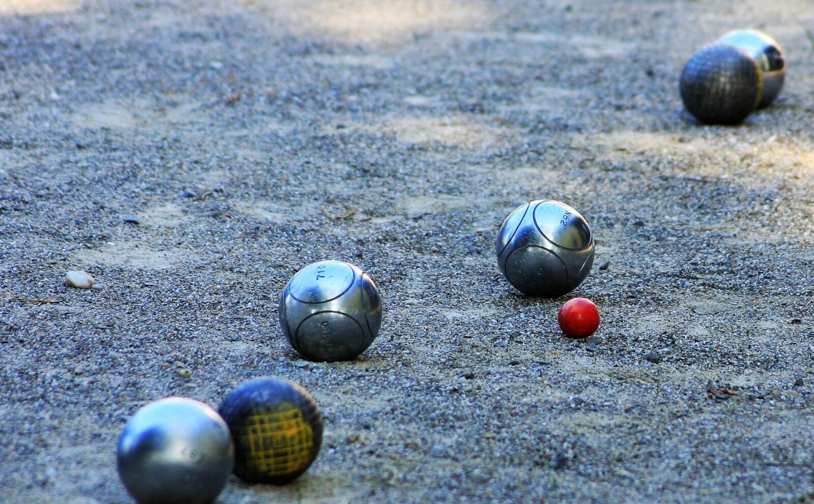 Canon EOS 40D sample photo. Boule, france, balls photography