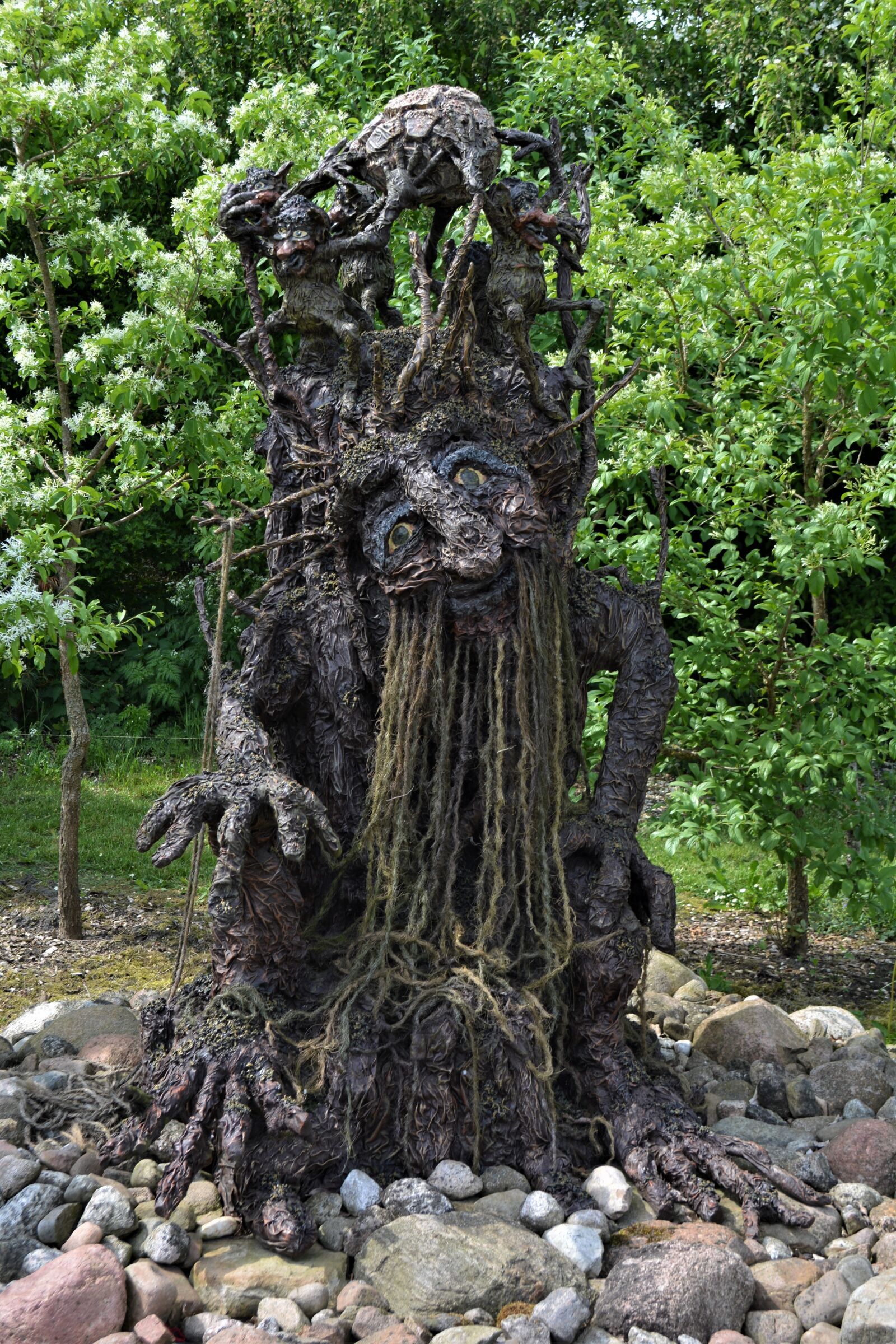Nikon D5200 sample photo. Dino park, tree figure photography