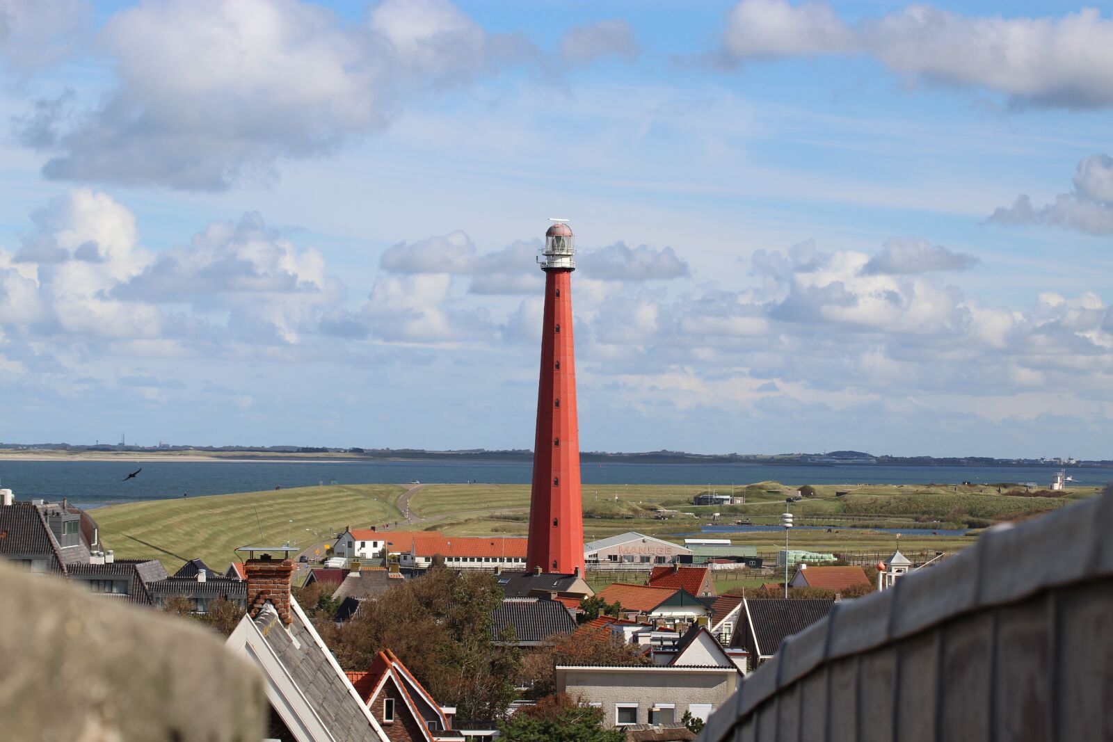 Canon EOS 1300D (EOS Rebel T6 / EOS Kiss X80) sample photo. Lighthouse, holland, north sea photography
