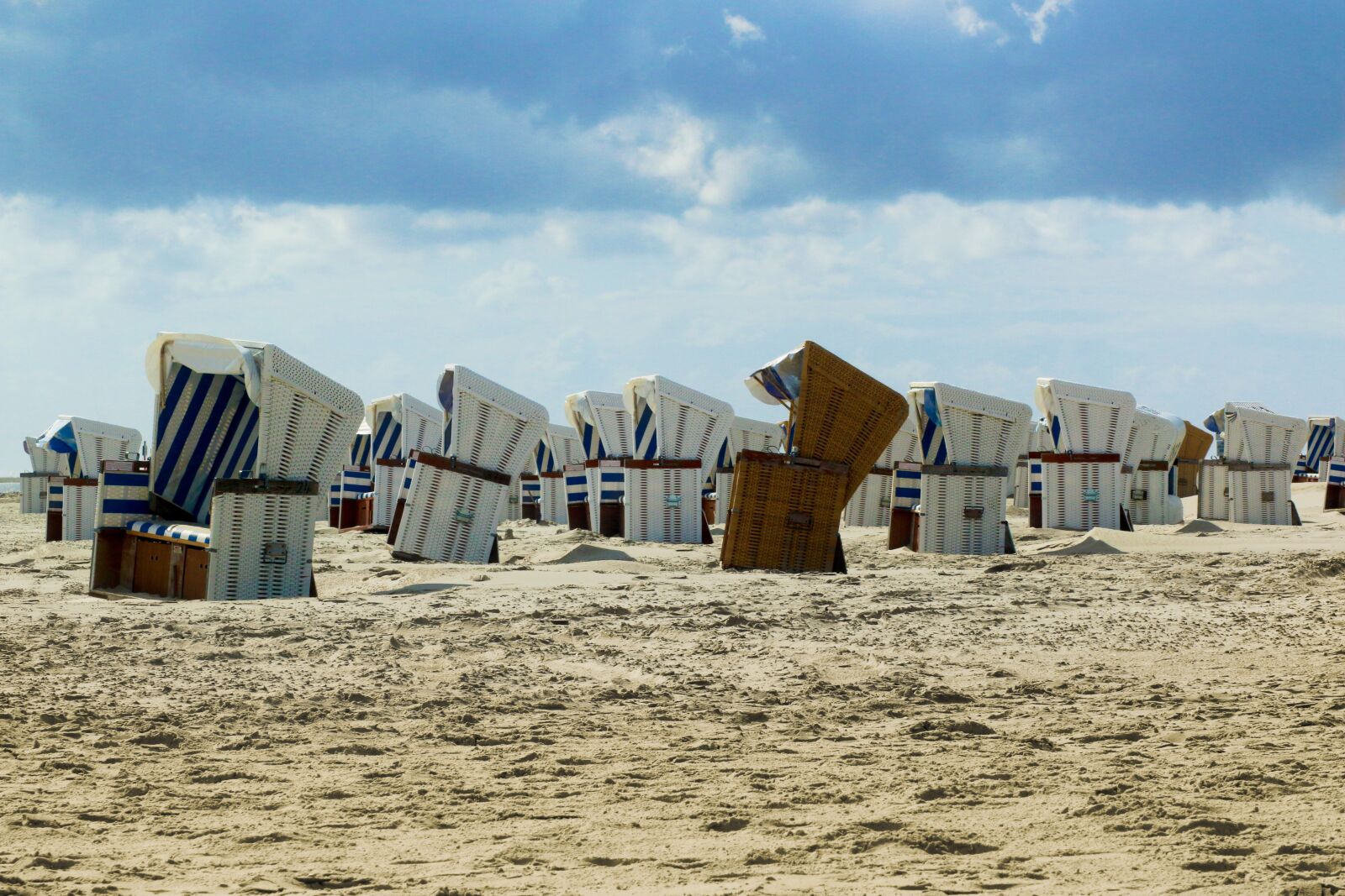 Canon EOS 70D sample photo. Beach, basket, beach chair photography