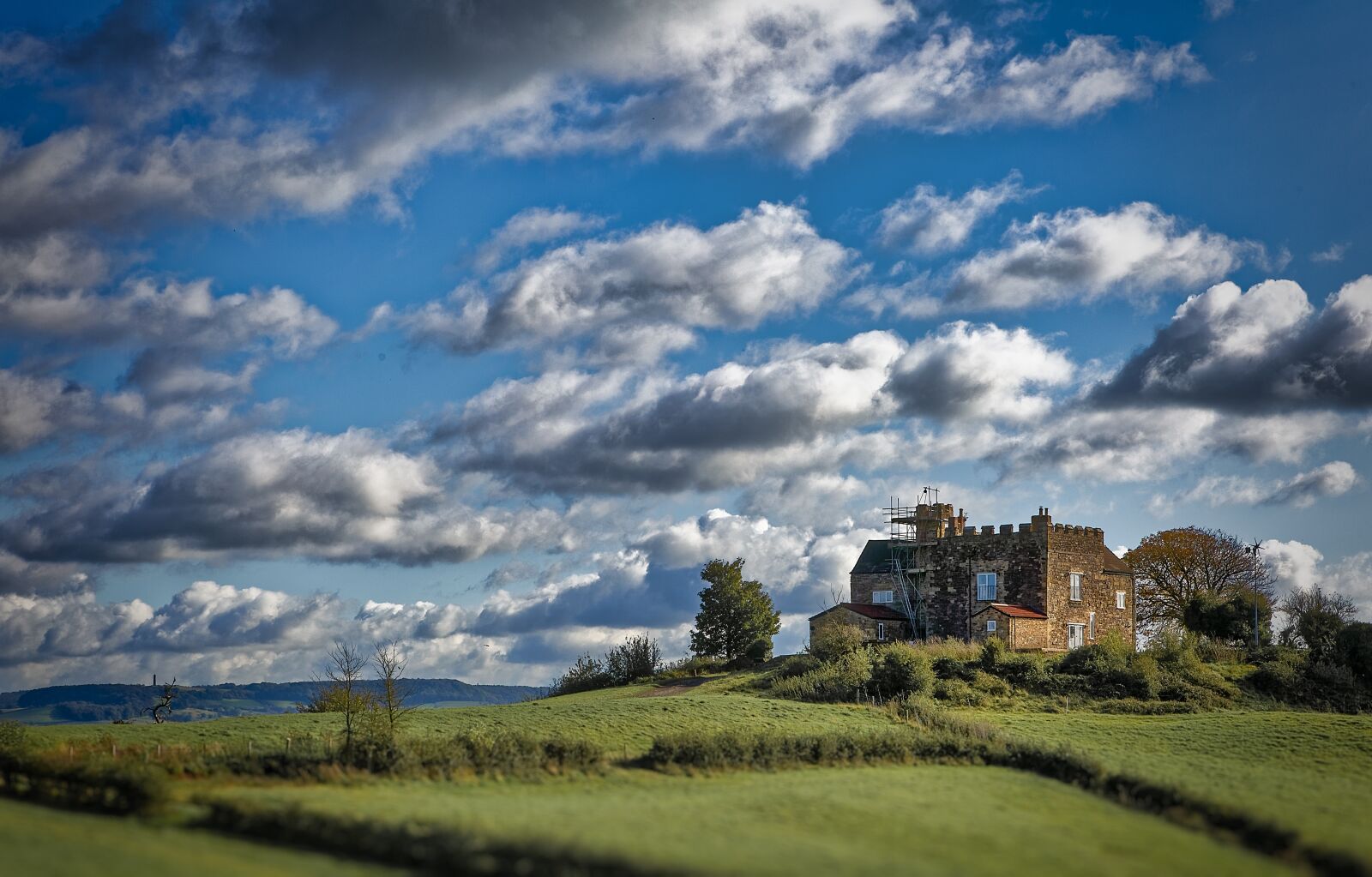 Canon EOS 5D Mark III sample photo. Castle, farm, nature photography