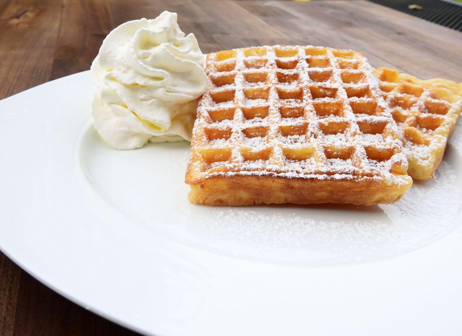 Nikon Coolpix P900 sample photo. Waffles, belgian, belgischewaffel photography