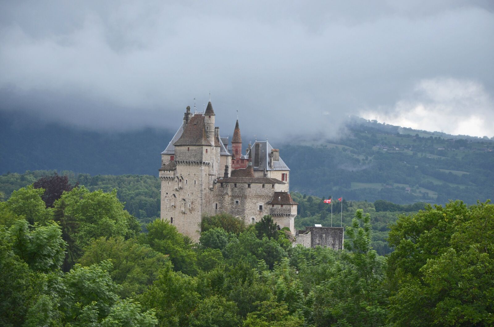 Nikon D5100 sample photo. Ch teau de menthon-saint-bernard photography