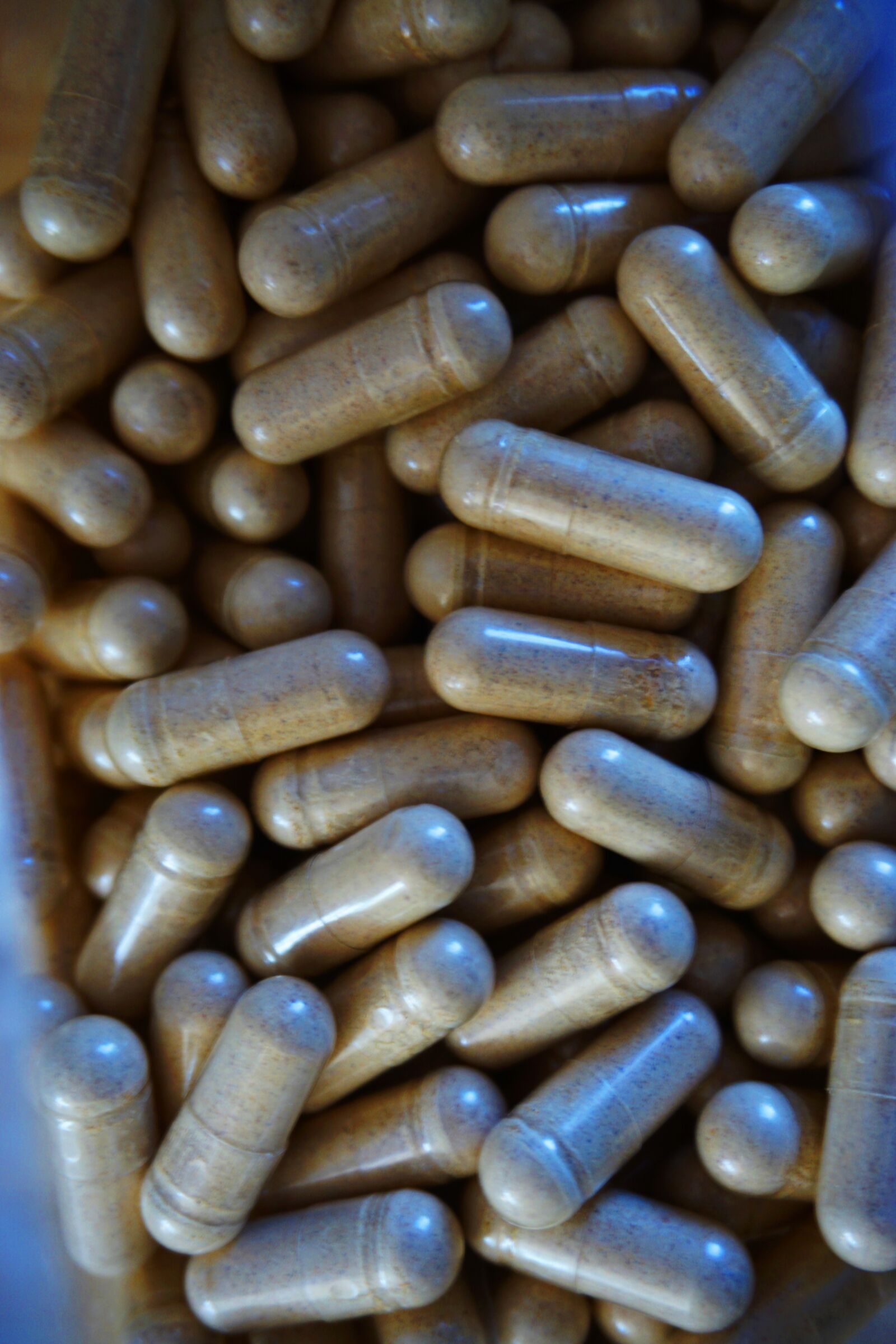 Sony a6000 sample photo. Dietary supplements, encapsulate, tablets photography