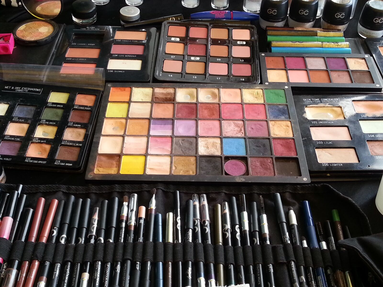 Samsung Galaxy Note2 sample photo. Cosmetics, souped up, make-up photography