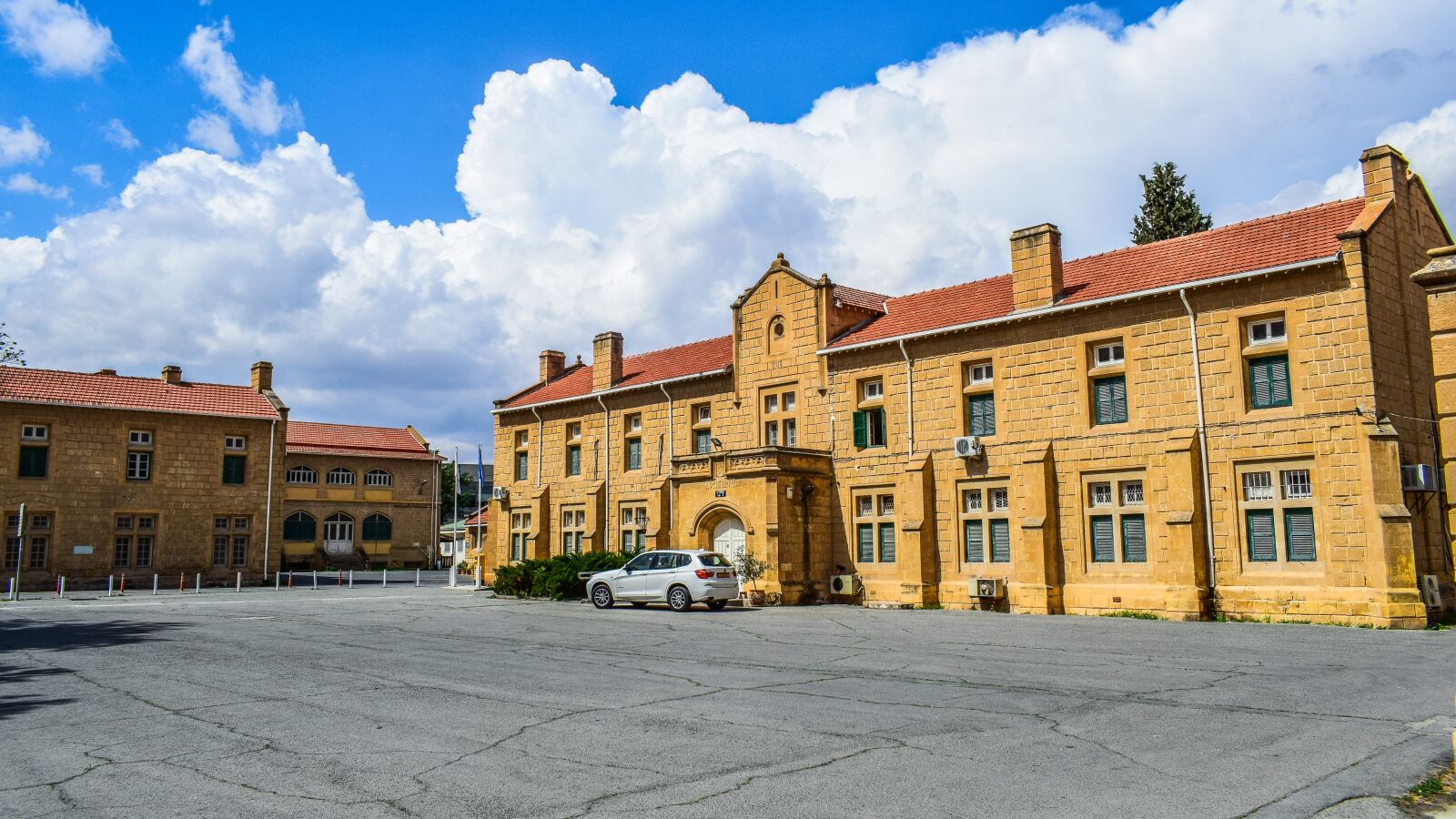 Nikon D3300 sample photo. Architecture, colonial, square photography