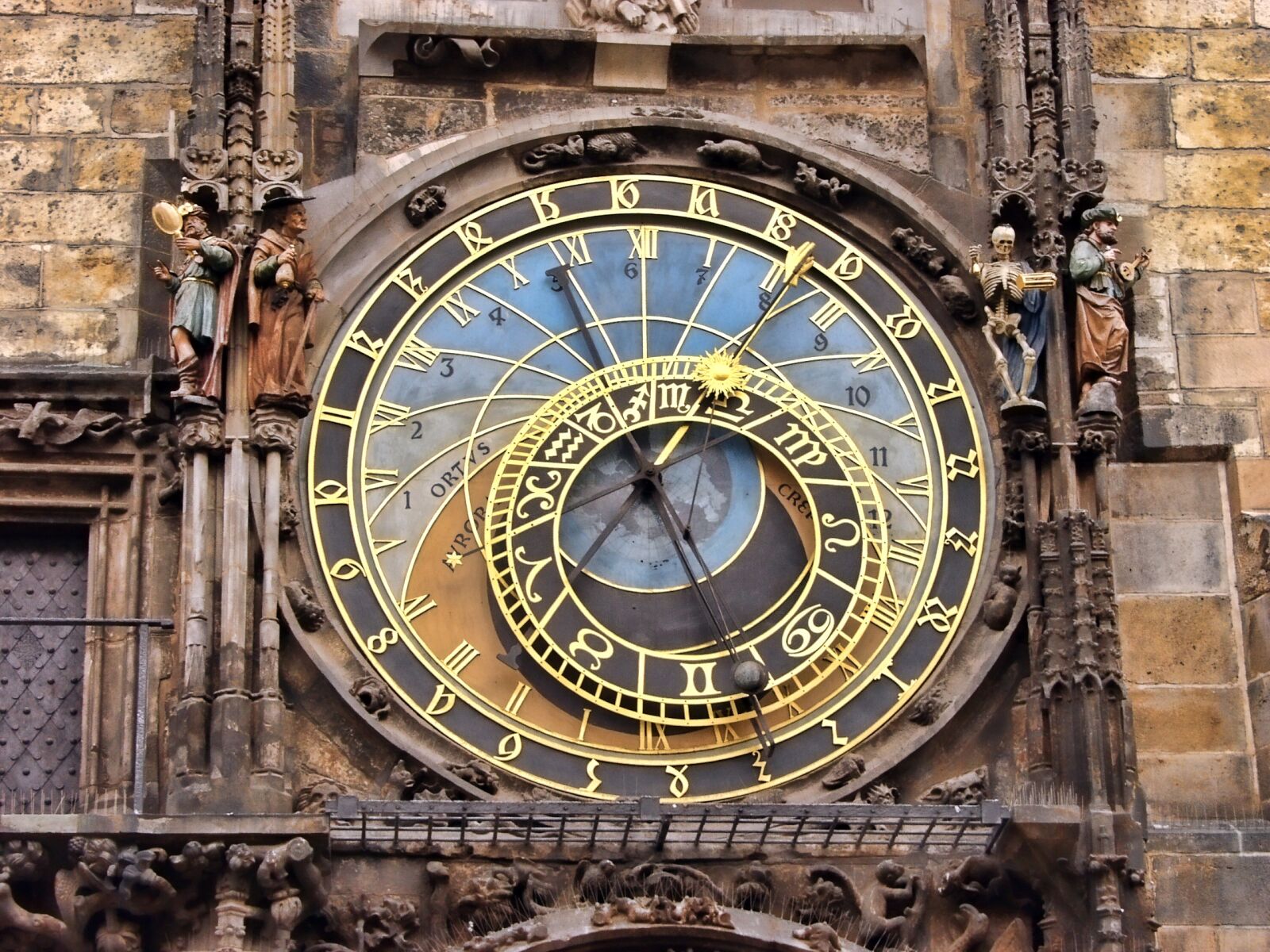 Olympus E-10 sample photo. Prague, clock, astrological photography