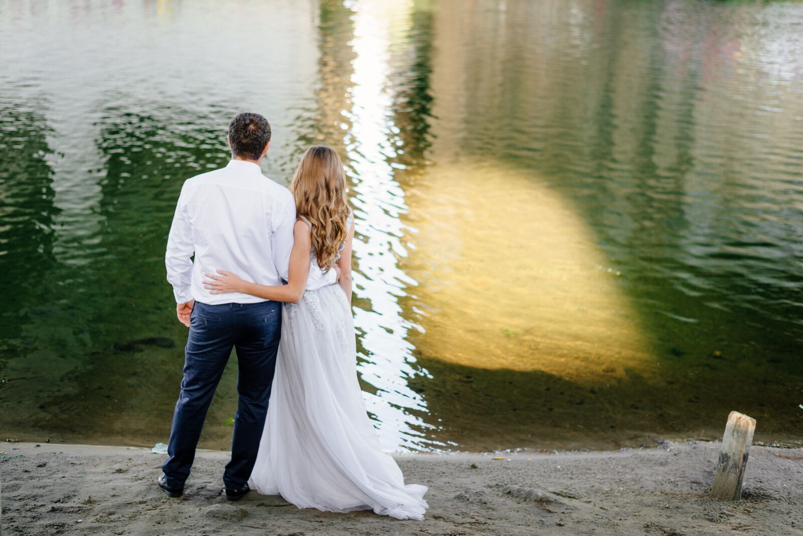 Nikon D800 sample photo. Water, people, hugs photography