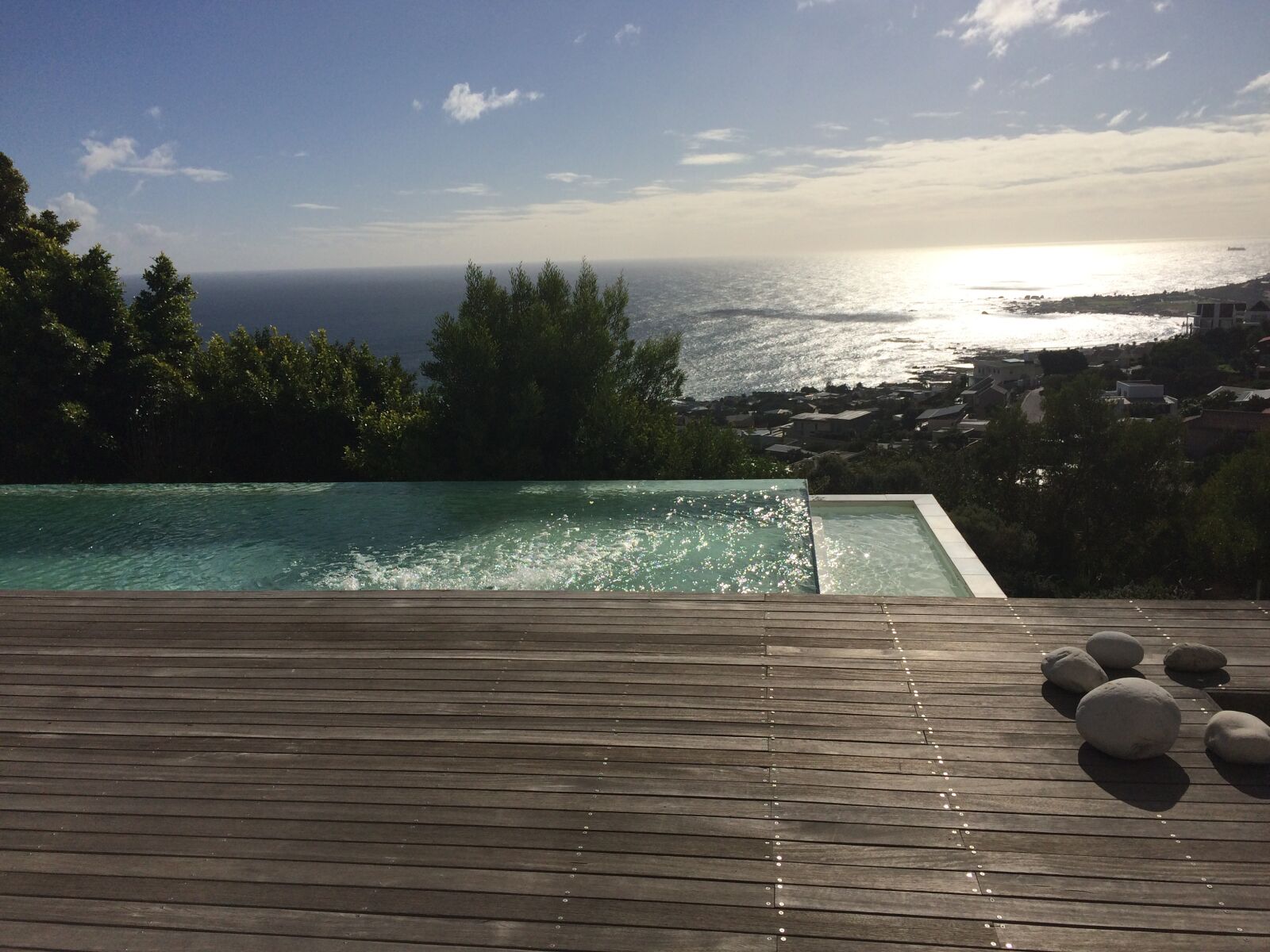 iPhone 5s back camera 4.15mm f/2.2 sample photo. Deck, pool, sea, sky photography