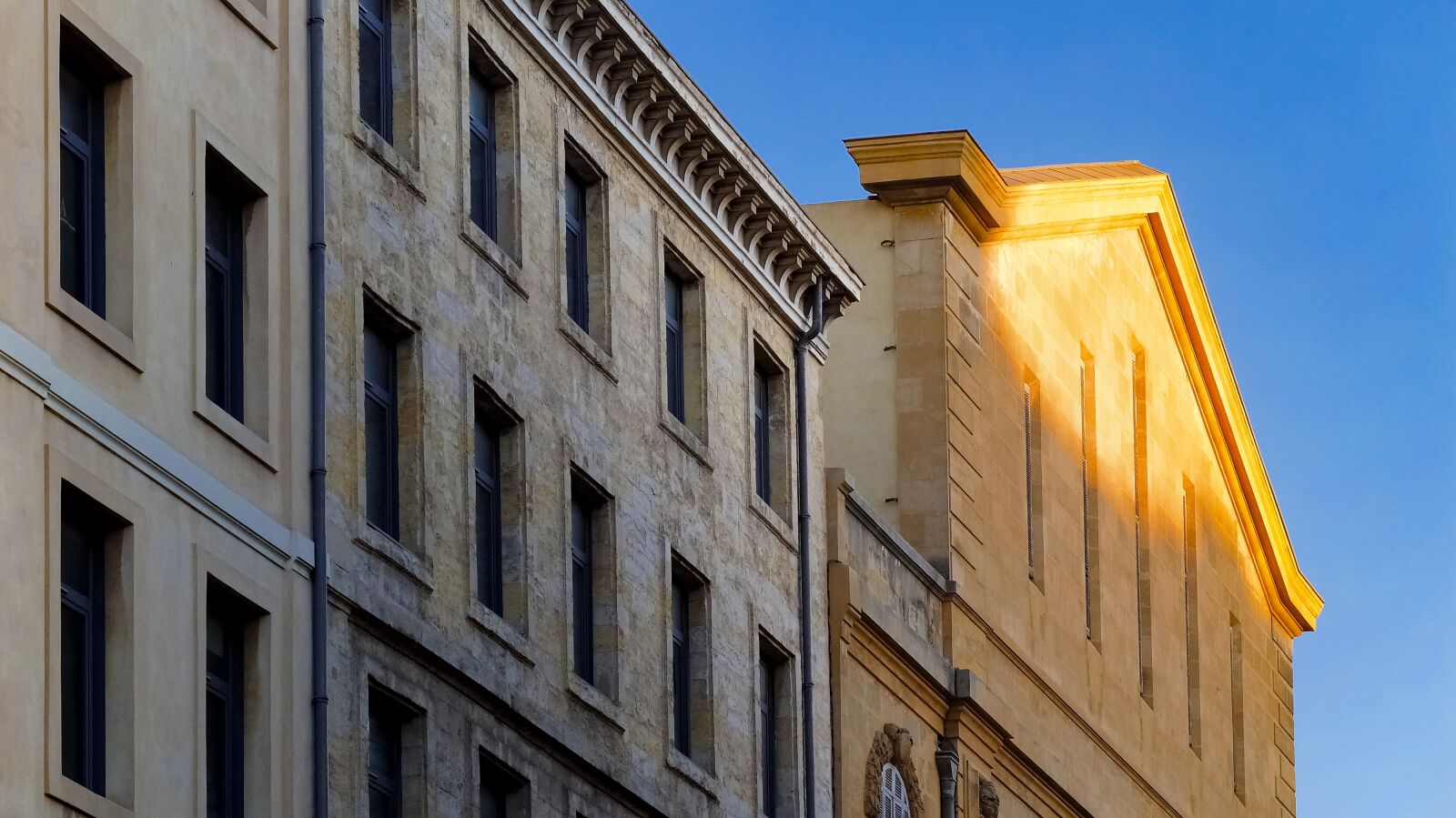 Fujifilm X30 sample photo. Building, ancient, facade photography