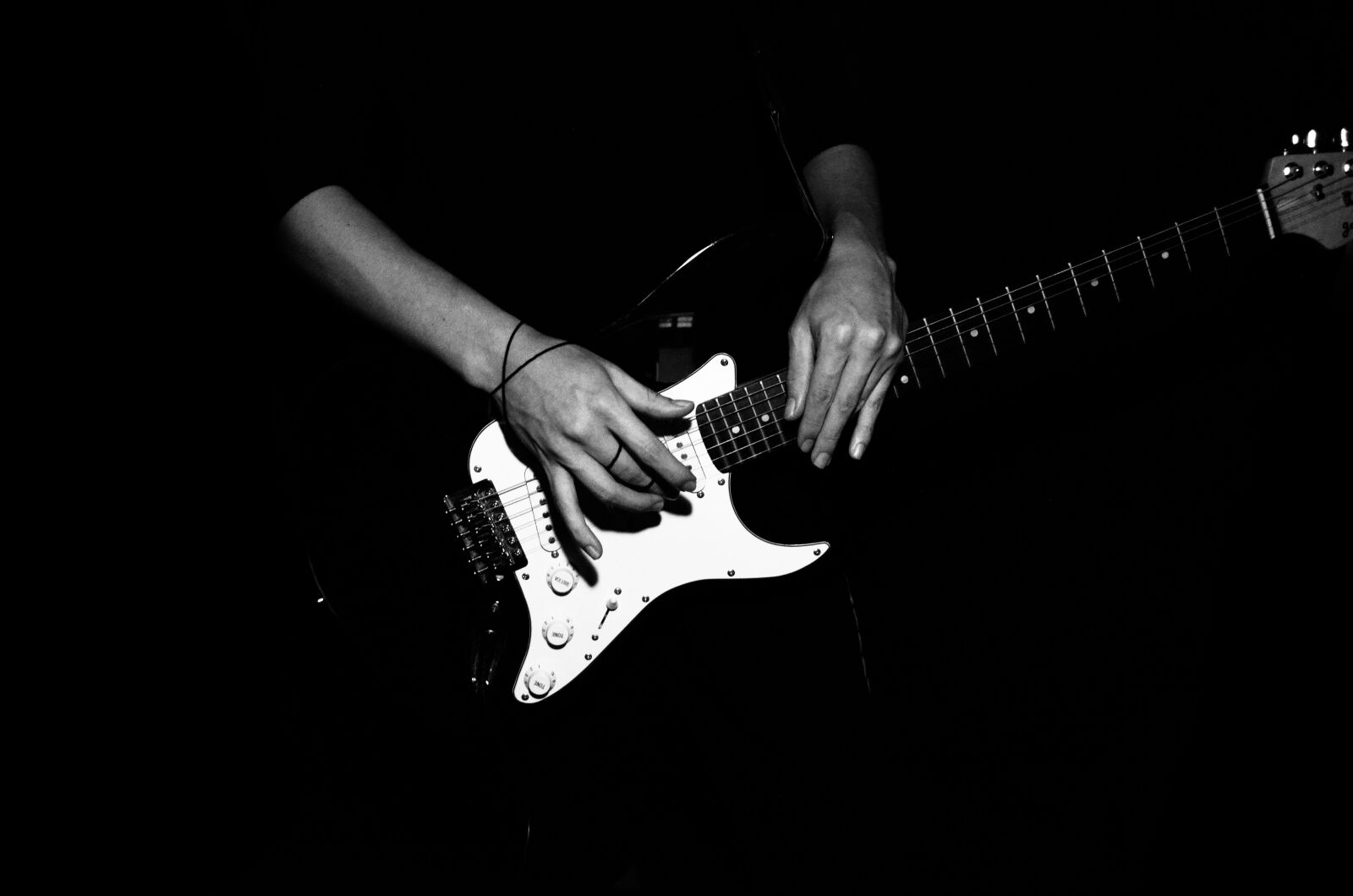 Nikon D5100 sample photo. Rock, guitar, black and photography