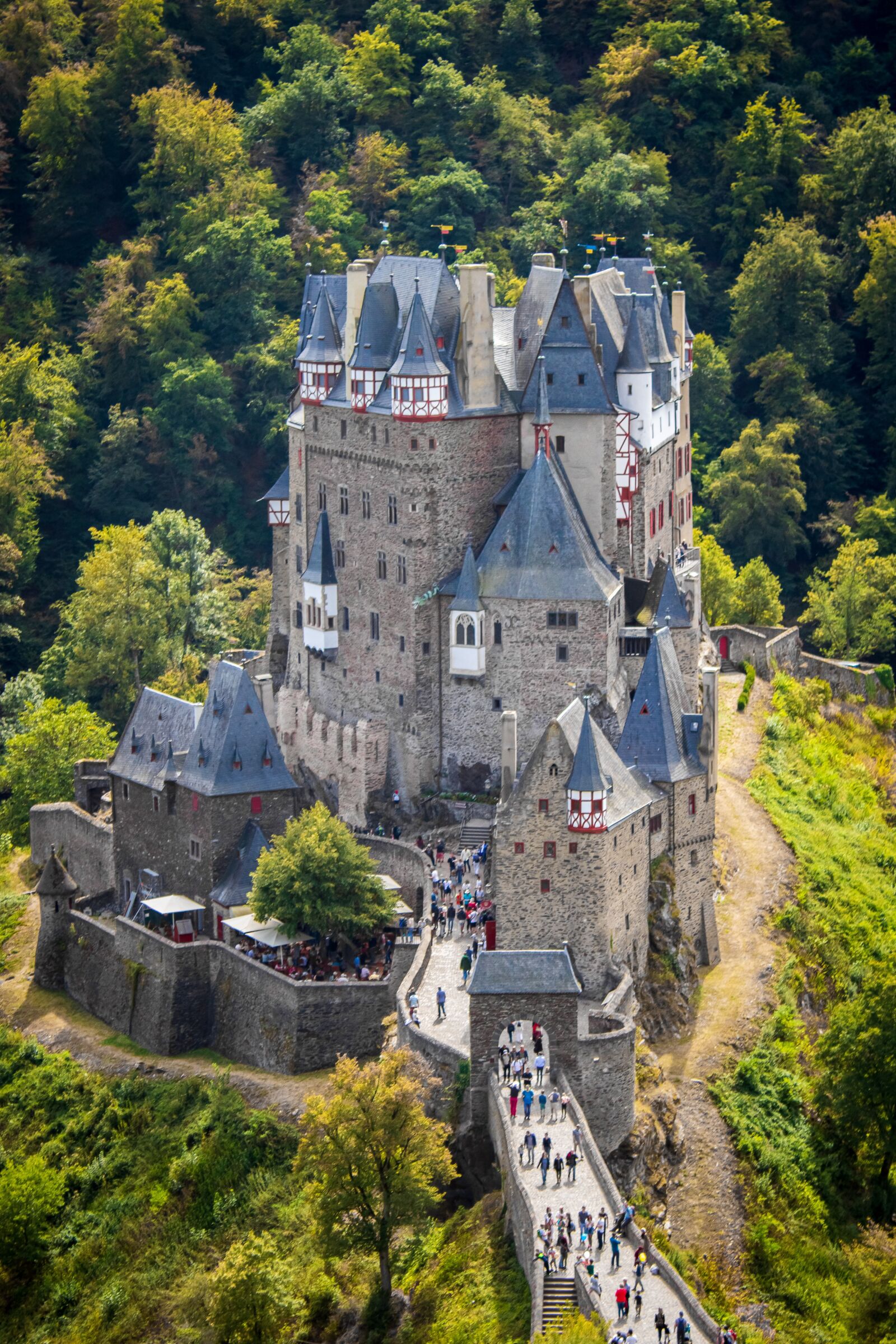Canon EOS 750D (EOS Rebel T6i / EOS Kiss X8i) sample photo. Castle, eltz, burg eltz photography