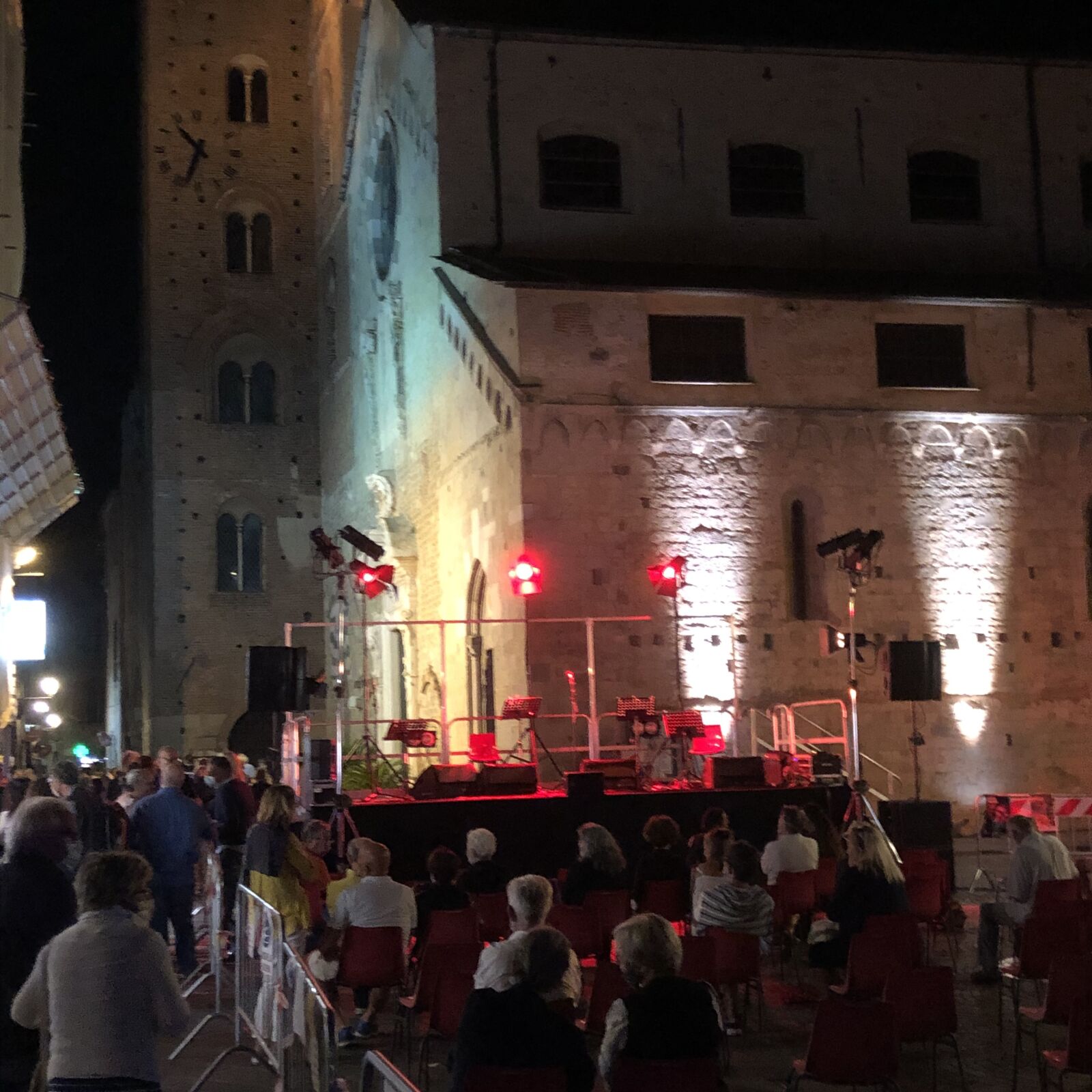 iPhone 8 back camera 3.99mm f/1.8 sample photo. Albenga, white night, movida photography