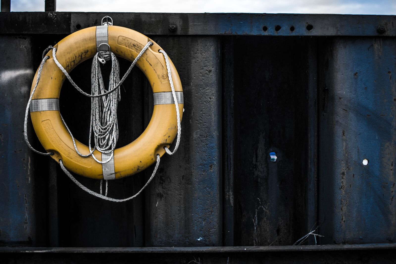 Nikon D5200 sample photo. Lifebelt, yellow, port photography