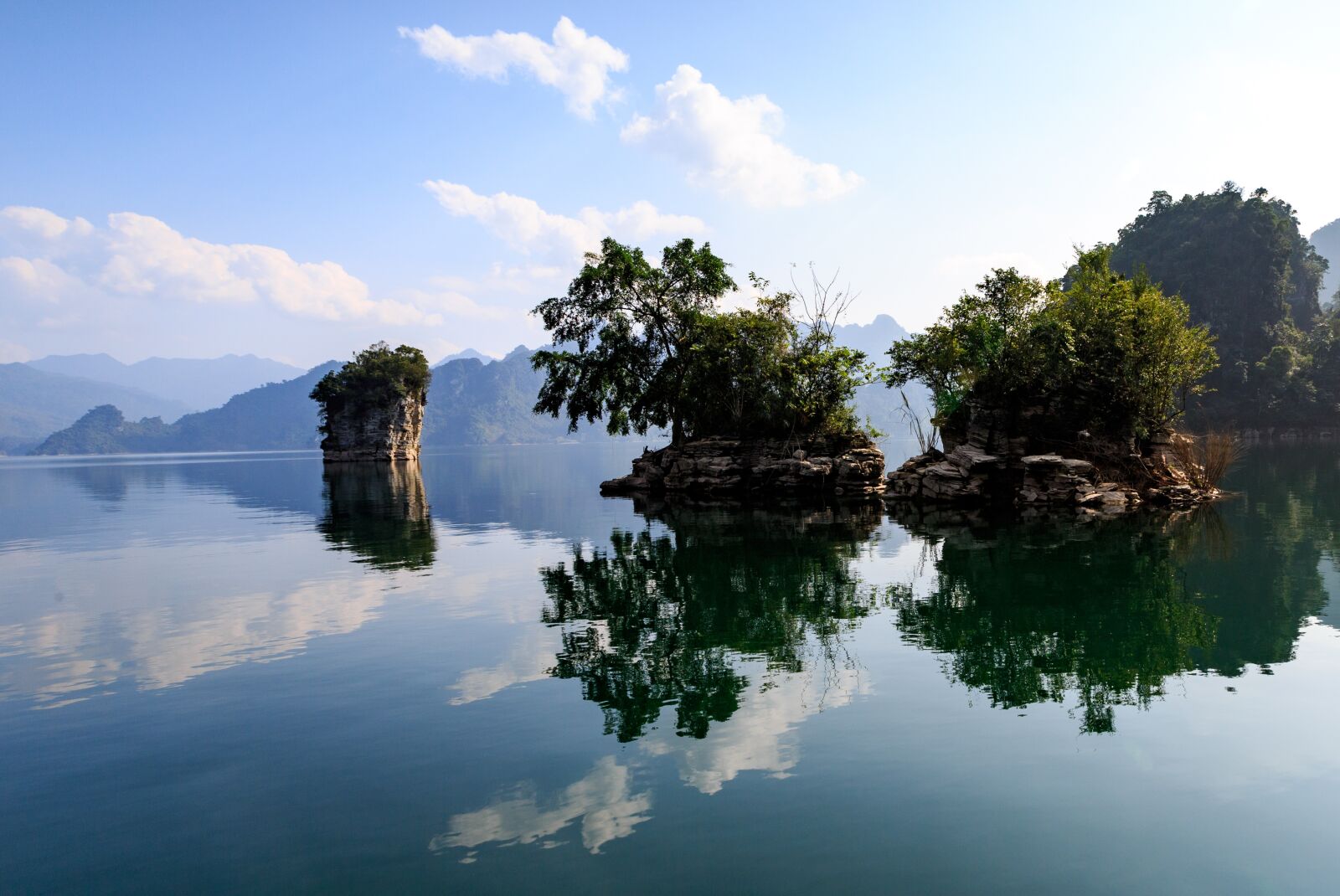 Canon EF 16-35mm F2.8L II USM sample photo. Water, reflection, nature photography