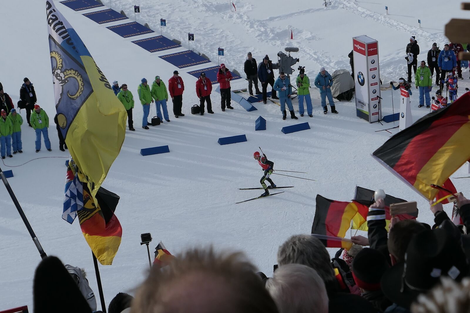 Panasonic Lumix DMC-LX10 (Lumix DMC-LX15) sample photo. Human, snow, flag photography