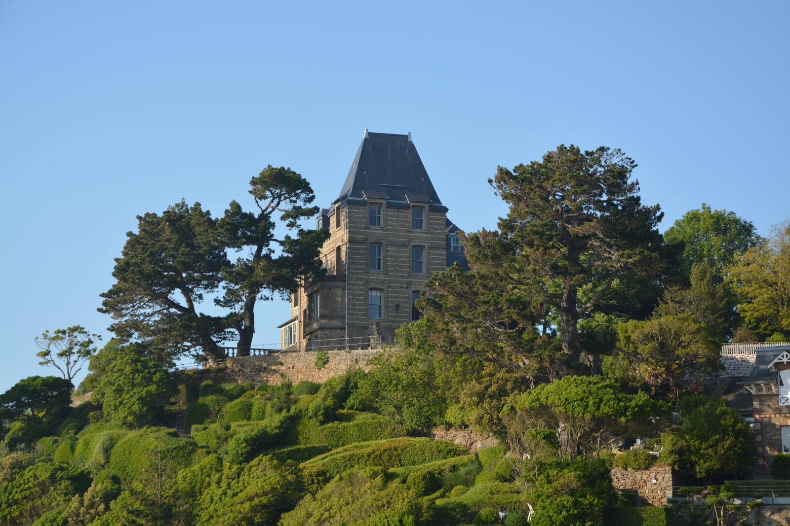 Nikon D5200 sample photo. Bourgeois house, beautiful house photography