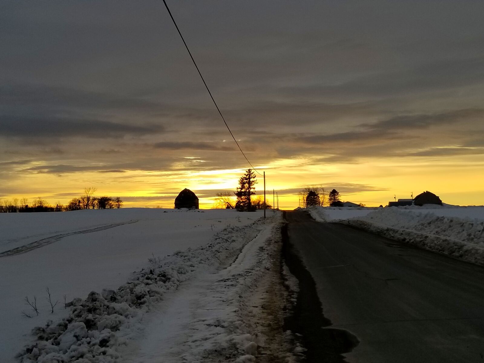 Samsung Galaxy S8+ sample photo. Sunset, winter, farm photography