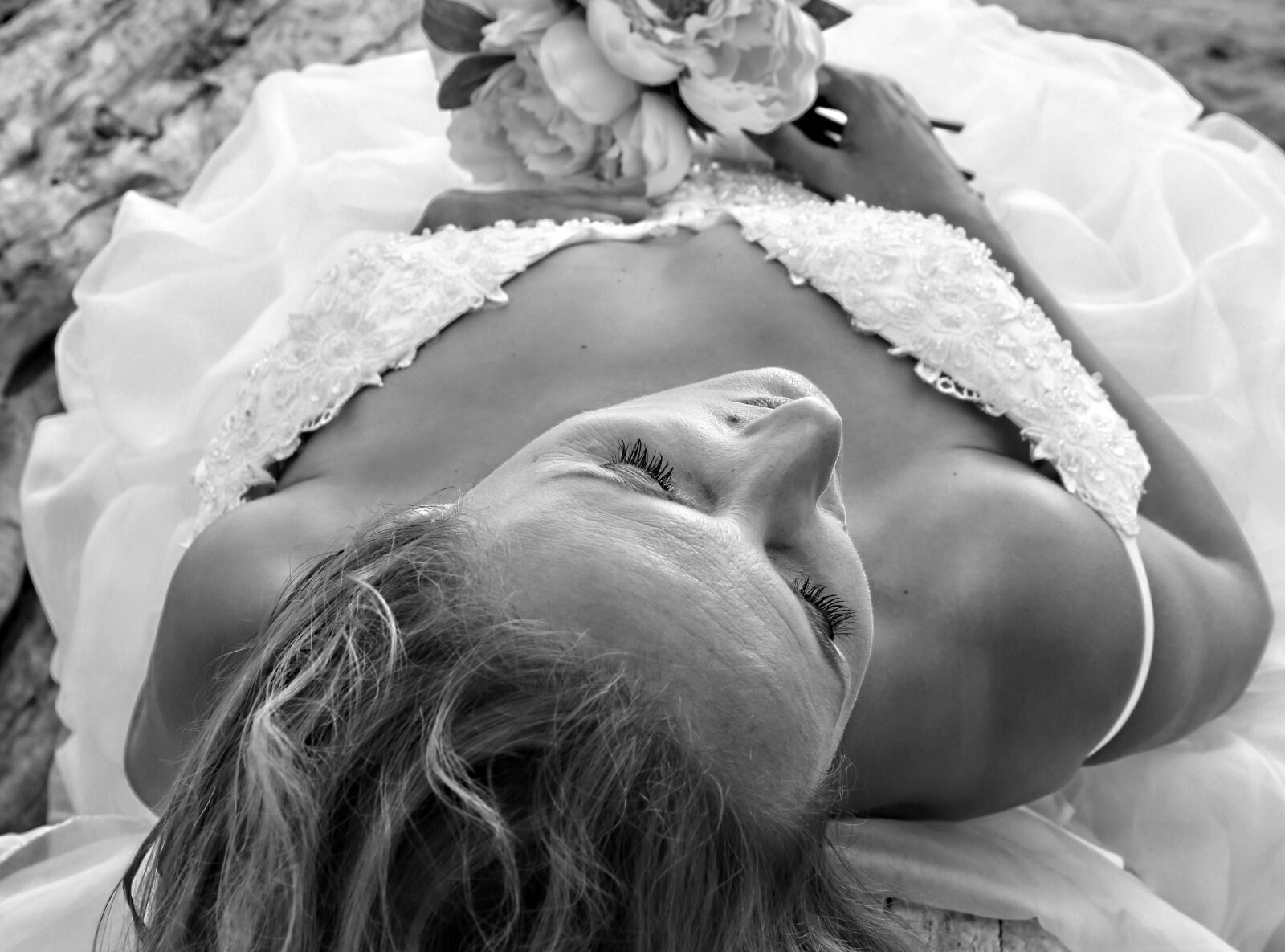 Canon EOS 5D Mark III sample photo. Wedding, dress, wedding dress photography