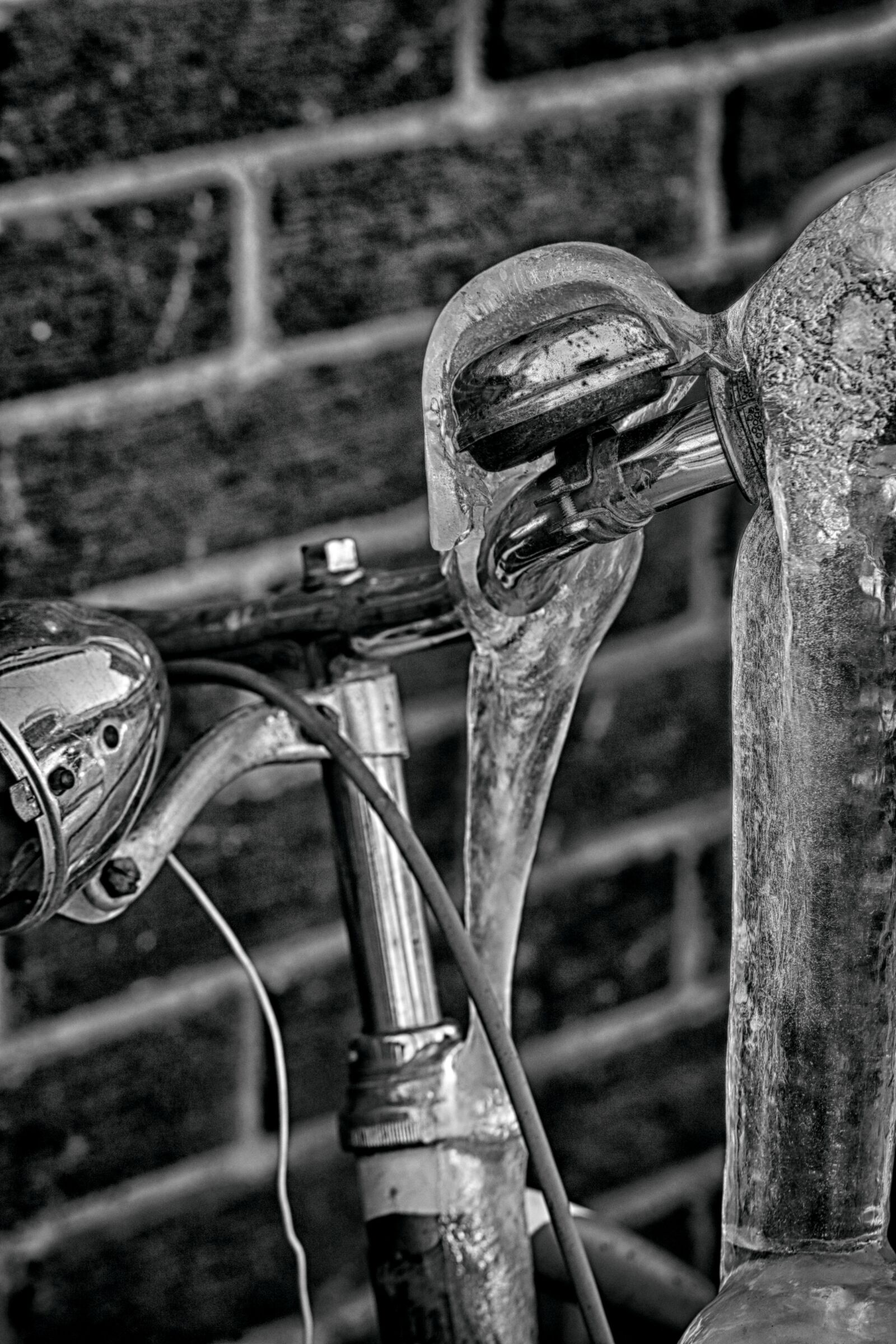 Canon EOS 7D Mark II sample photo. Bike, icicle, frost photography