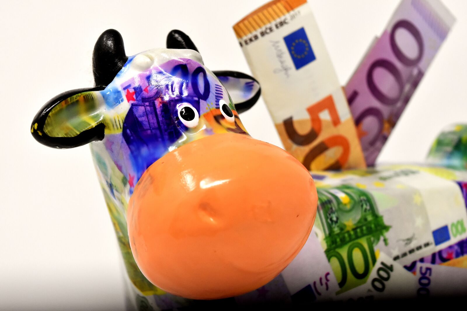 Nikon D7200 sample photo. Piggy bank, money, cow photography