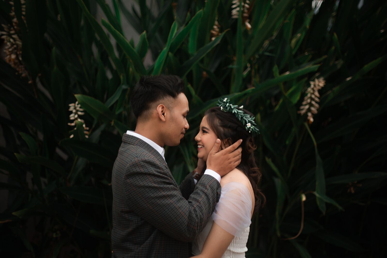 Canon EF 50mm F1.8 II sample photo. Wedding day, bride, asian photography