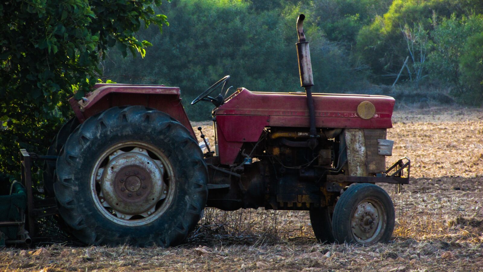 Canon PowerShot SX400 IS sample photo. Tractor, vehicle, equipment photography