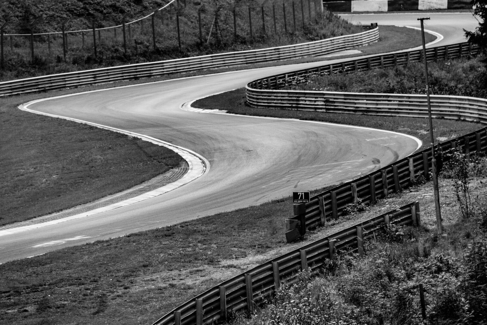 Canon EF-S 18-200mm F3.5-5.6 IS sample photo. Race, track, nurburgring photography