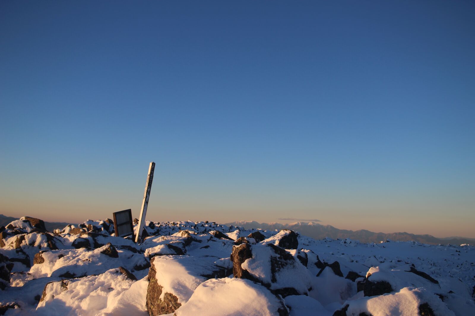 Canon EOS 100D (EOS Rebel SL1 / EOS Kiss X7) sample photo. Snow mountain, mountain climbing photography