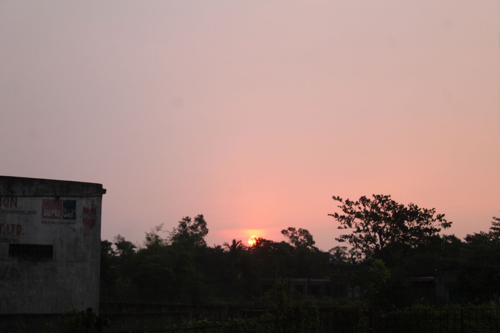 Canon EOS 1300D (EOS Rebel T6 / EOS Kiss X80) sample photo. Sun, rise, near photography
