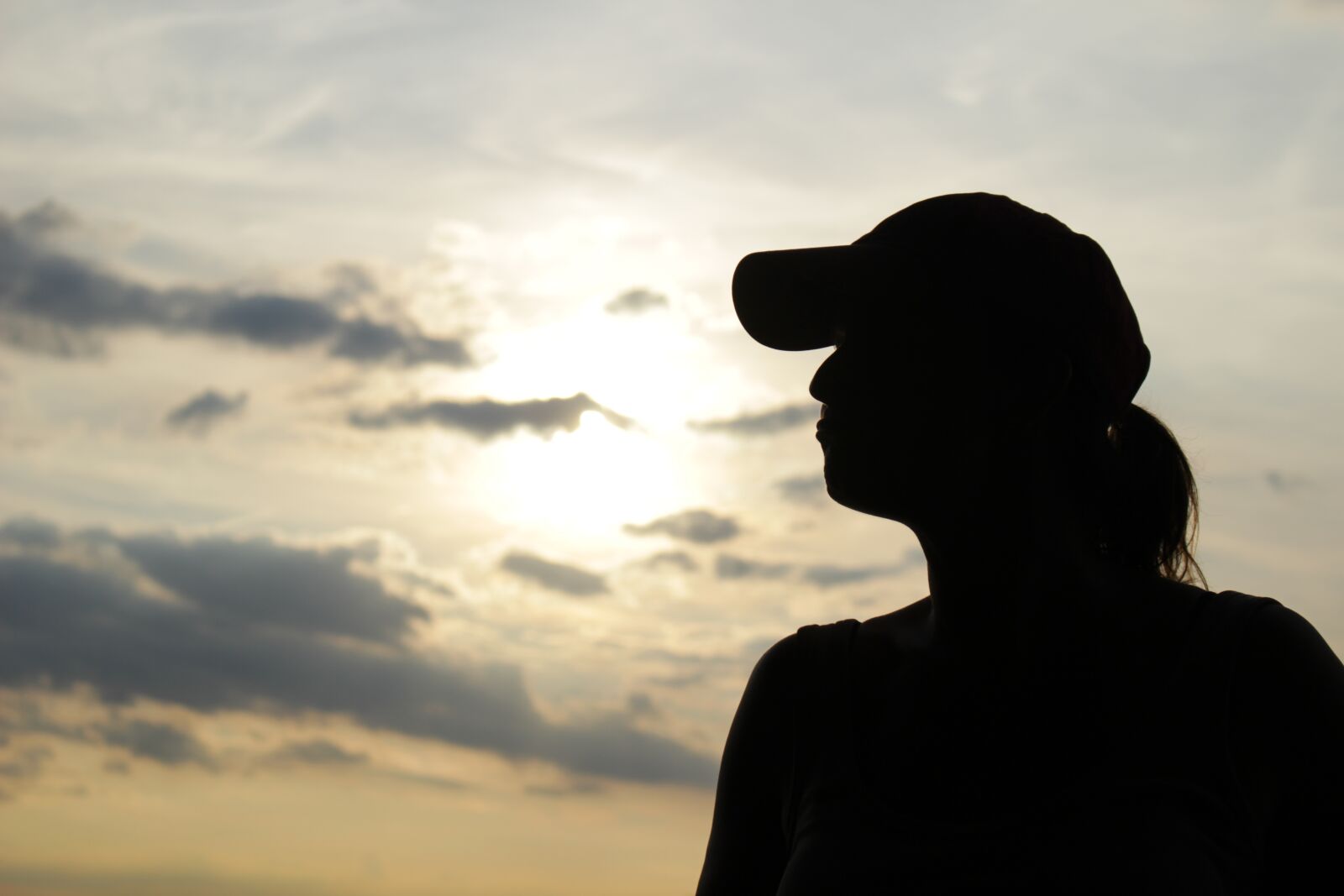 Canon EOS 100D (EOS Rebel SL1 / EOS Kiss X7) sample photo. Silhouette, portrait, woman photography
