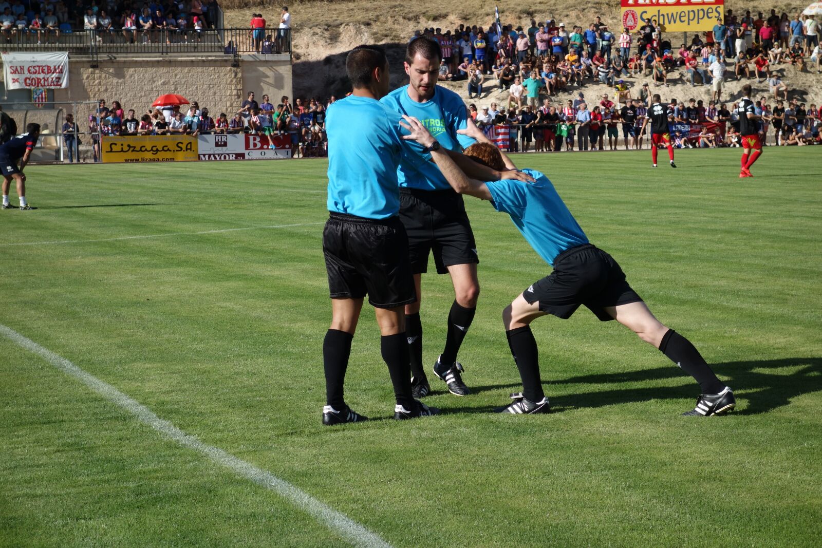 Sony Cyber-shot DSC-RX100 sample photo. Referees, preparation, collective photography