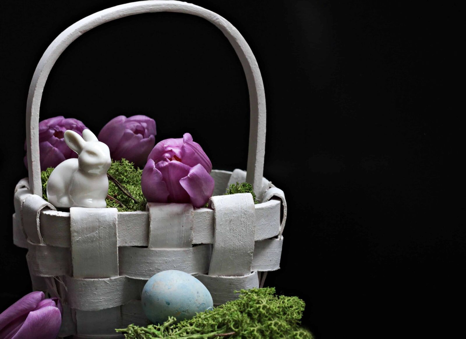 Canon EOS 550D (EOS Rebel T2i / EOS Kiss X4) sample photo. Flower, basket, easter egg photography
